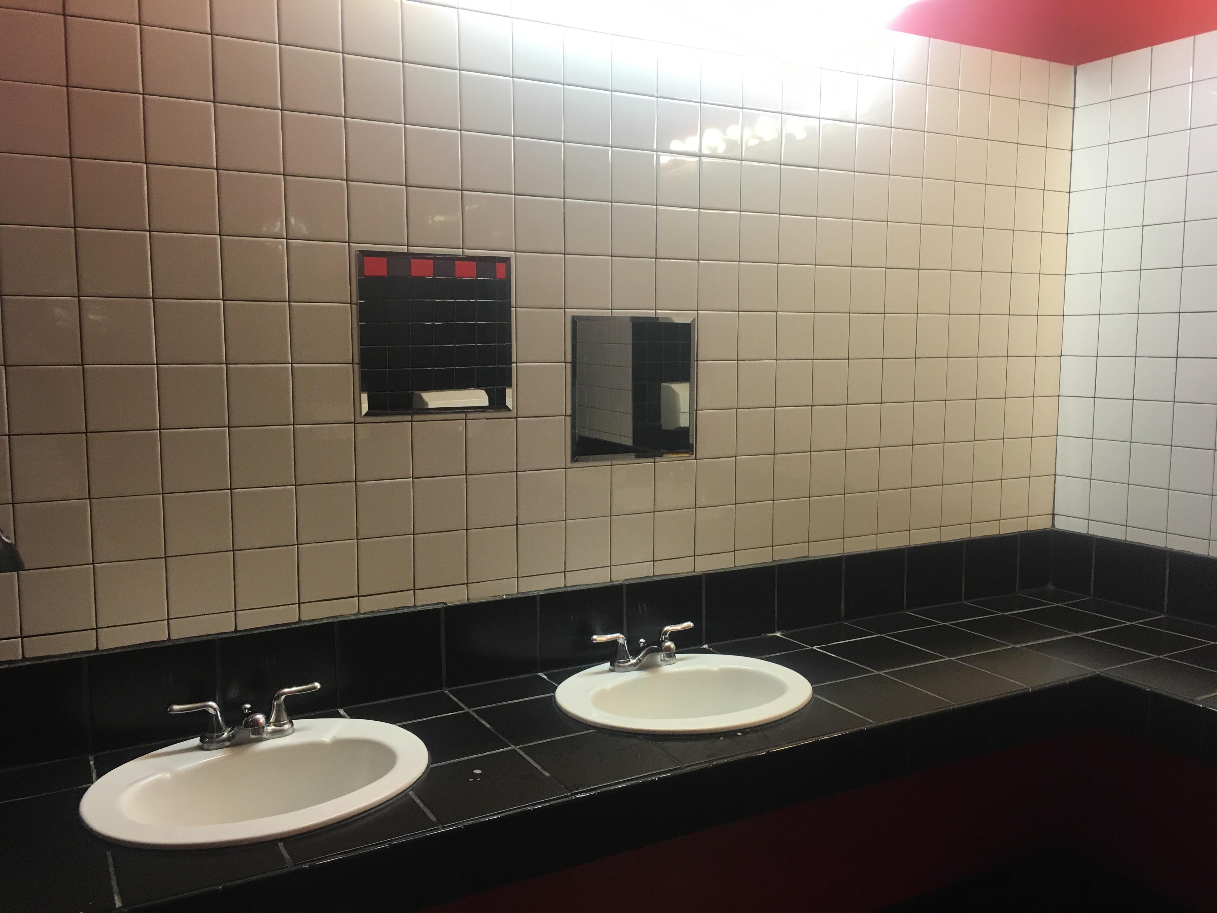 These mirrors at a movie theater CrappyDesign