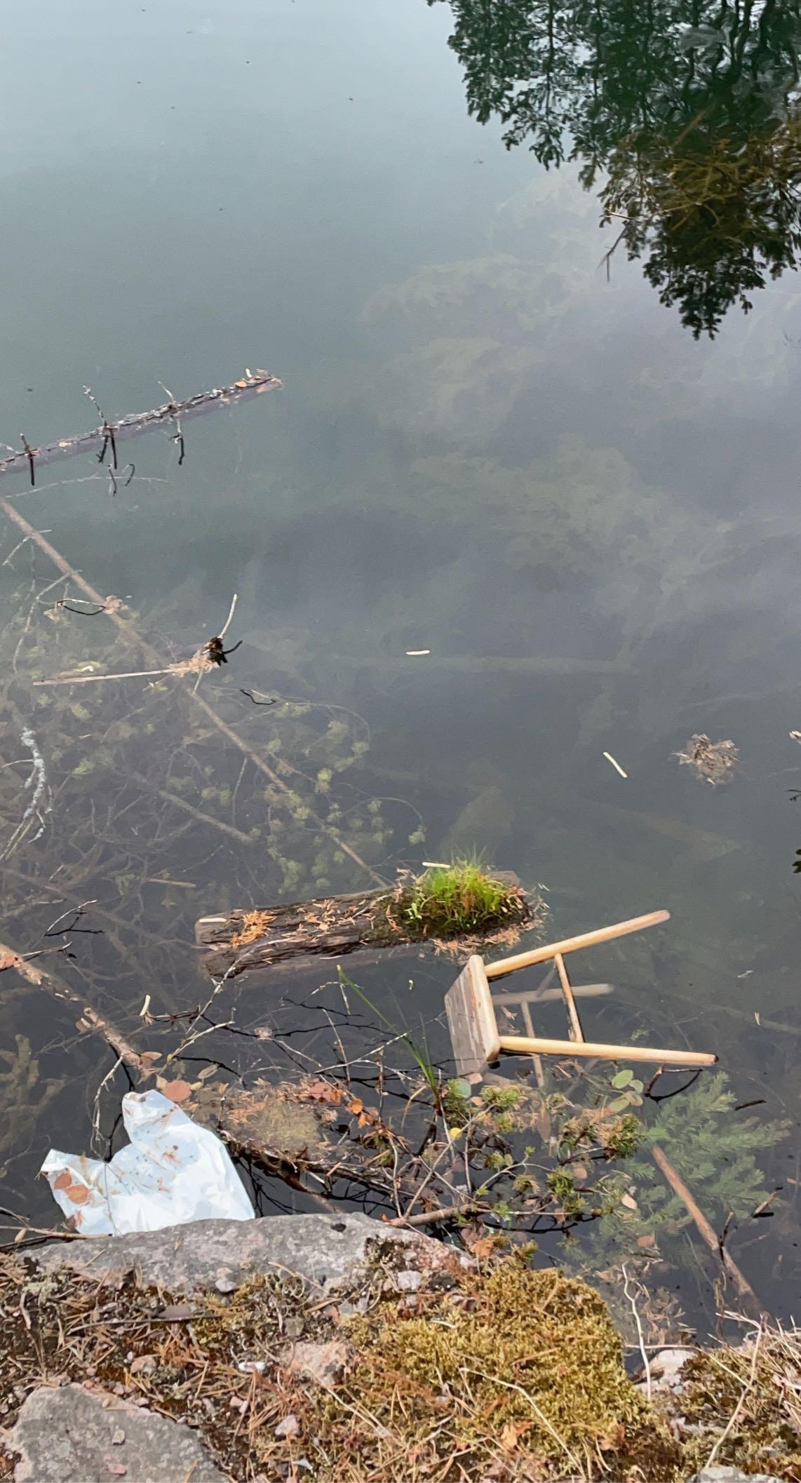 Chair under water r/chairsunderwater