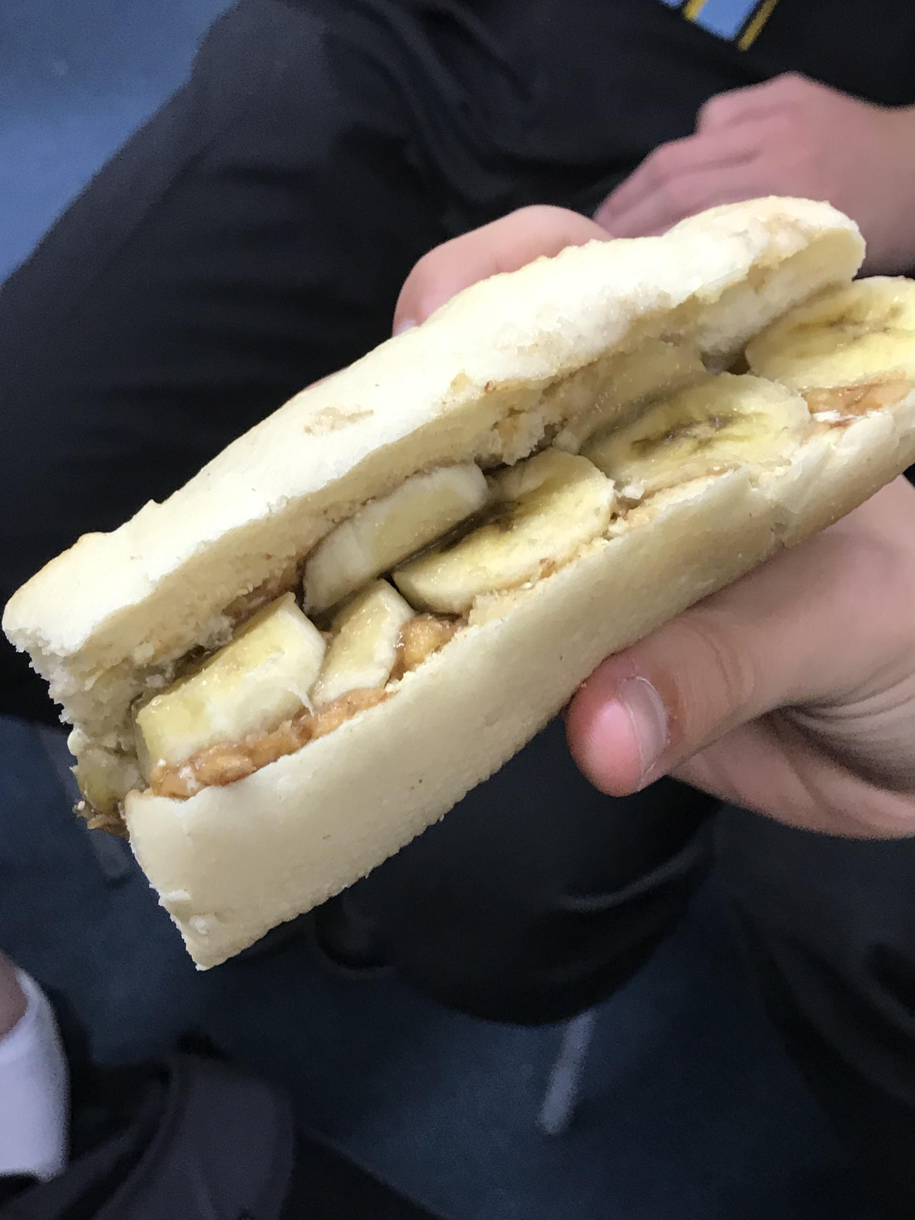 My friend’s peanut butter and banana sandwich... r/awfuleverything