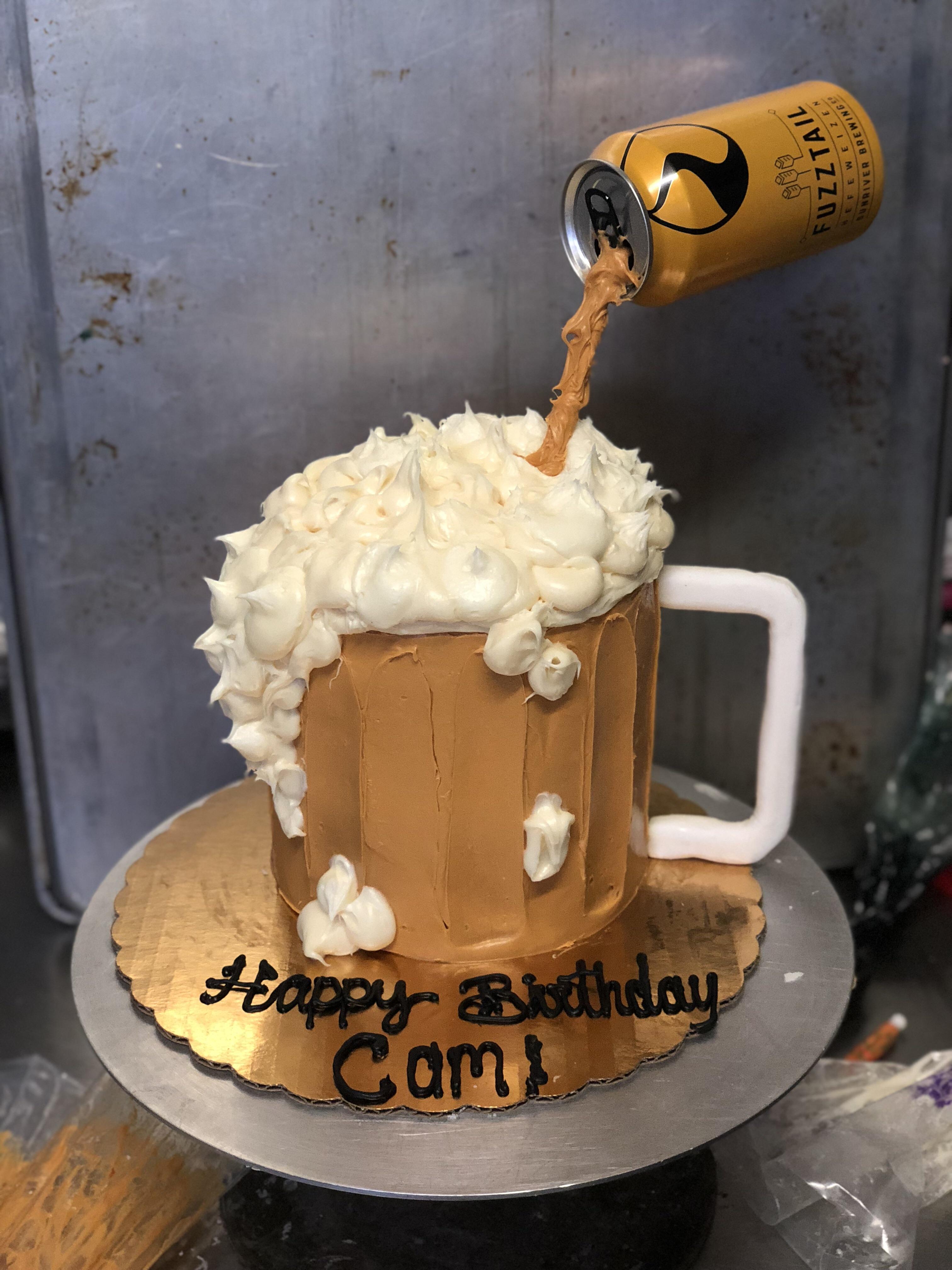 Beer Mug cake I made with my best friend! r/cakedecorating