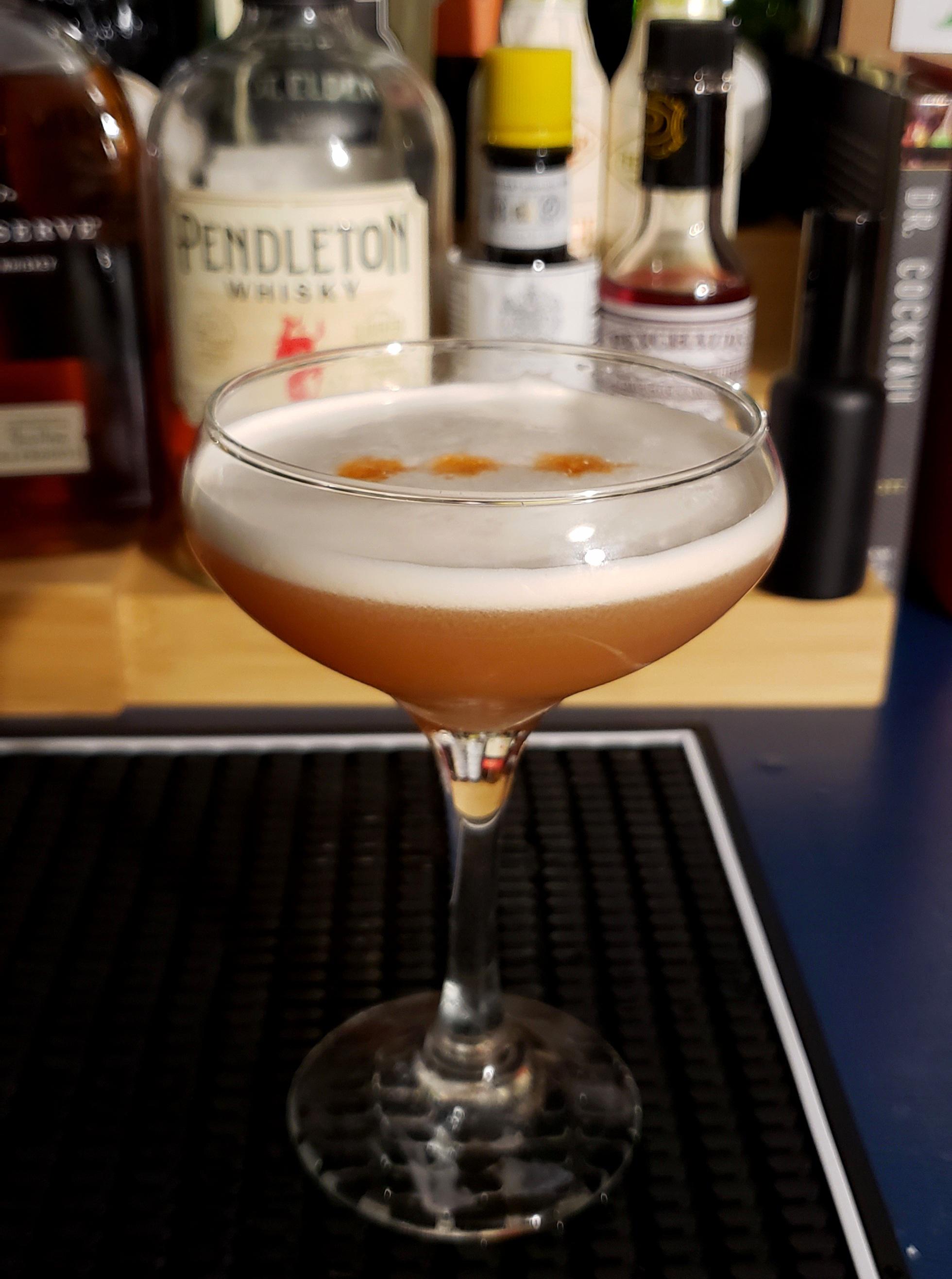 Continuing on a theme of whiskey sour riffs this week...grapefruit