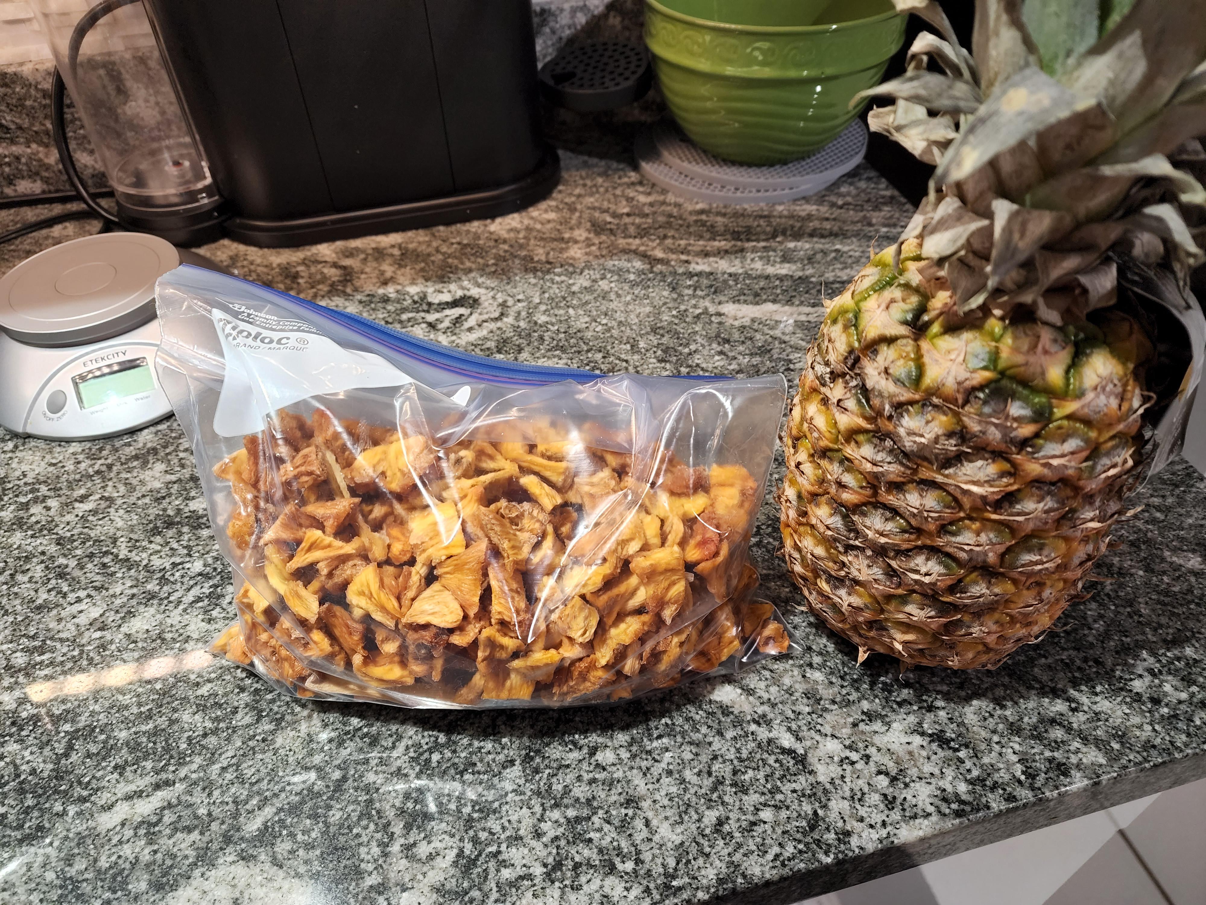 4 dried pineapples vs 1 whole pineapple [homemade] r/food