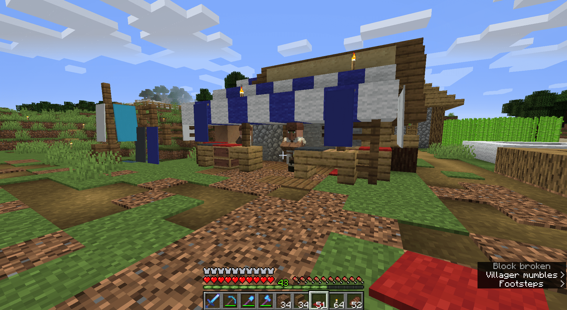 A loomhouse I made for my villagers! Criticism r/Minecraft