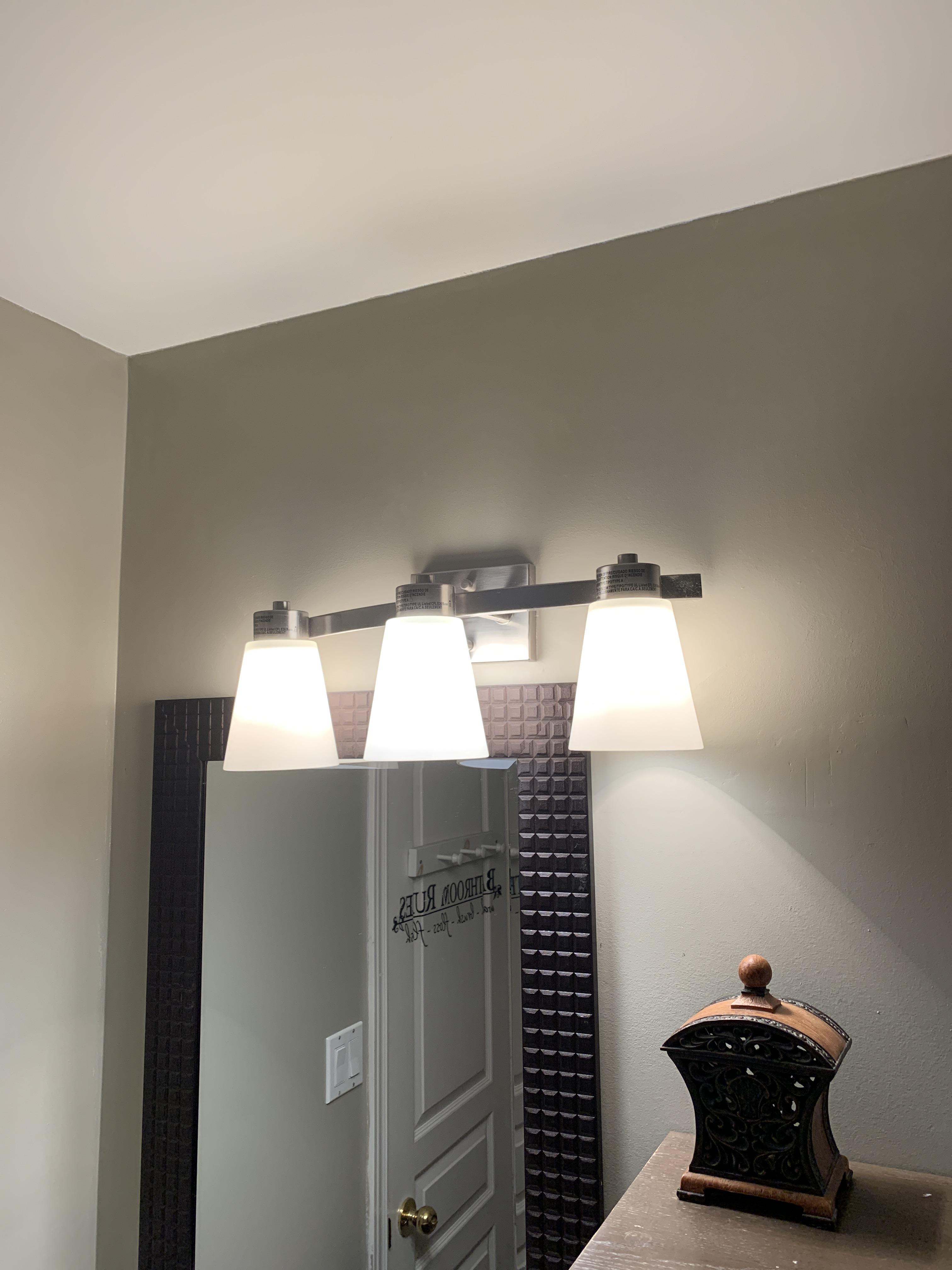 The light in my bathroom (why?) r/mildlyinfuriating