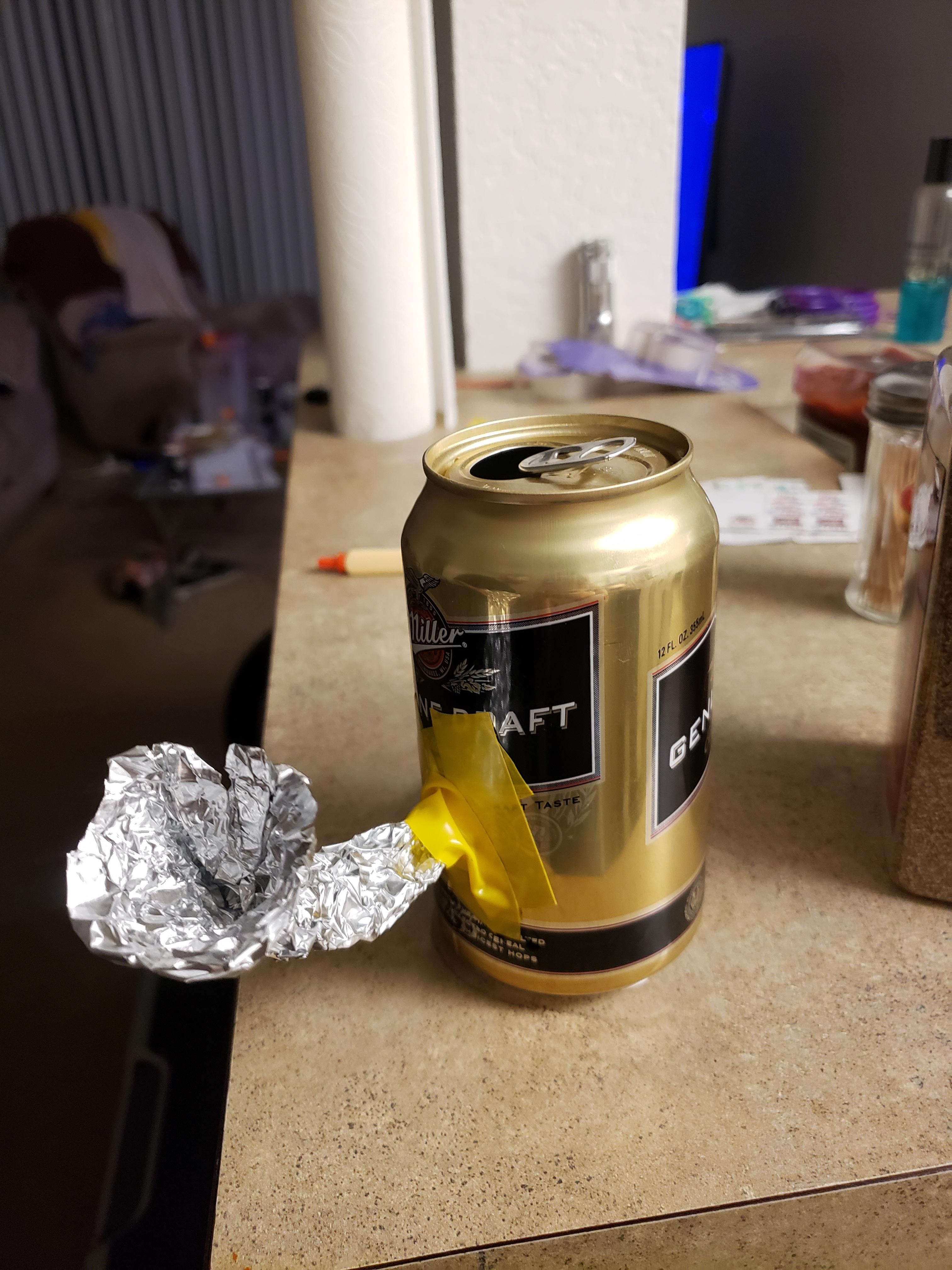 Bong out of tin foil and a beer can r/StonerEngineering