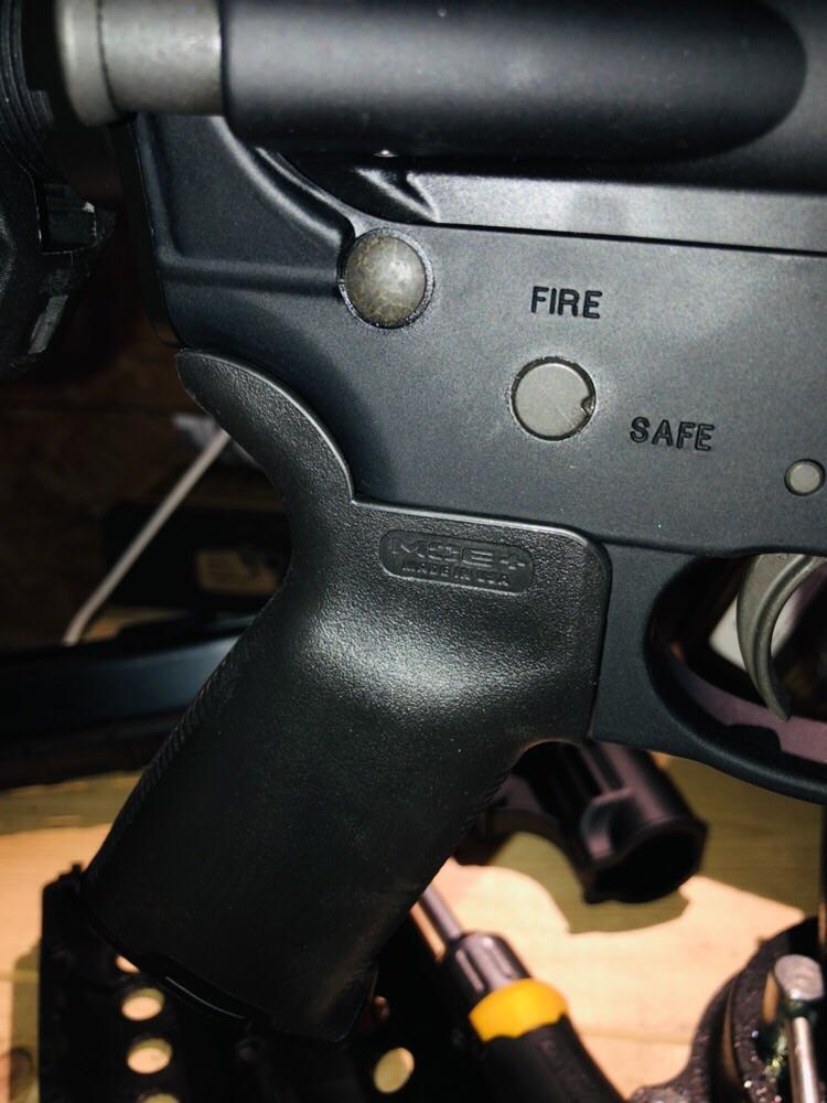 I replaced S&W MP 15 pistol grip with Magpul MOE+, I used the screw and washer from the original