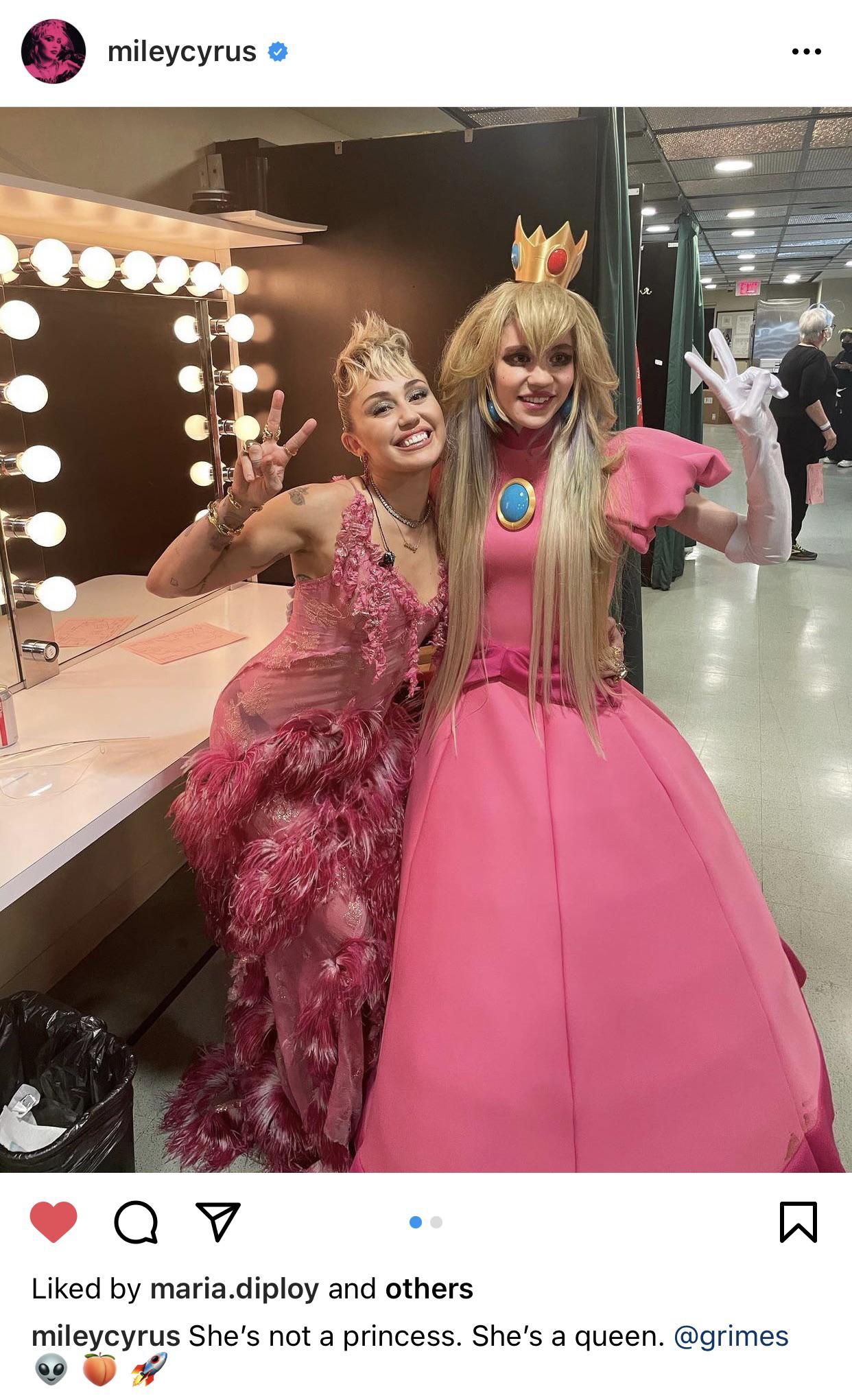 Grimes' Crazy 2009 Houseboat Adventure Turned Into Animated Video Grimes