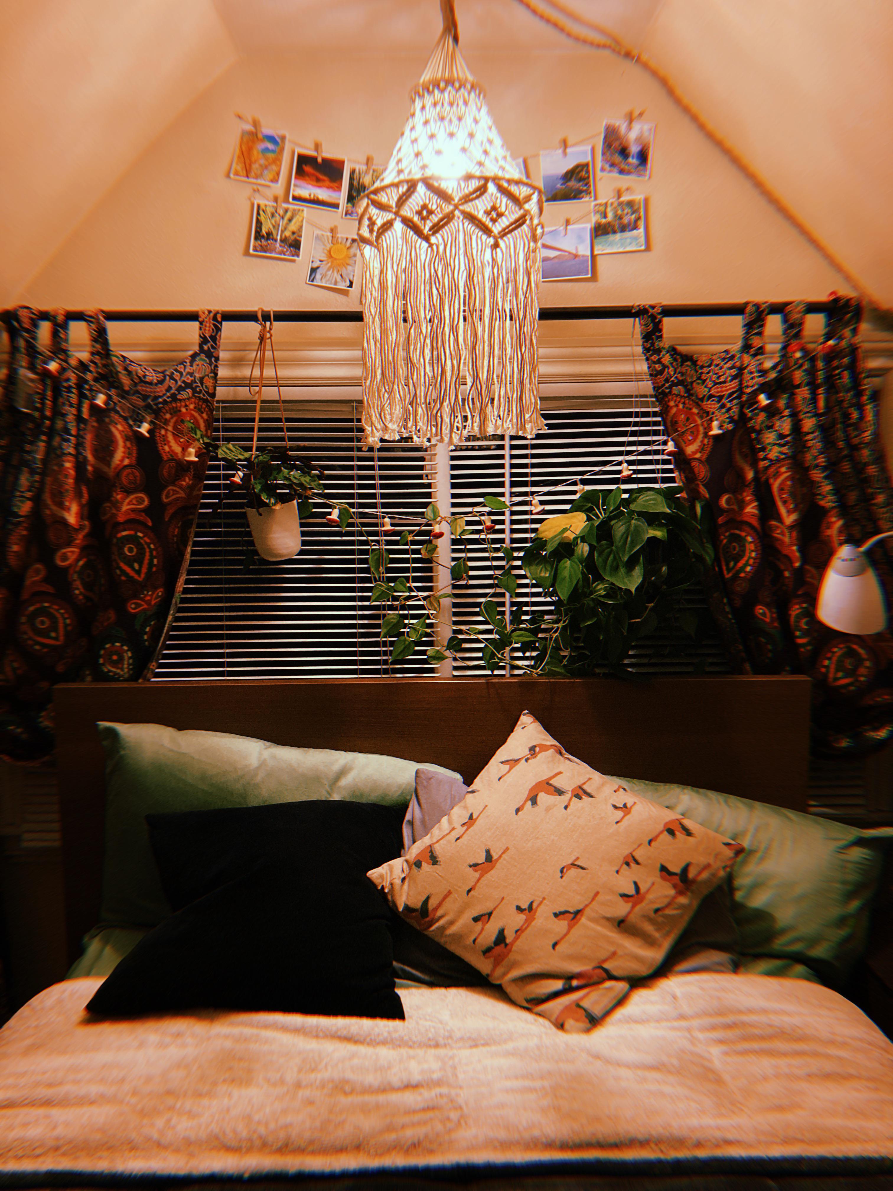 just found out about macrame lampshades (Denver, CO) r/AmateurRoomPorn