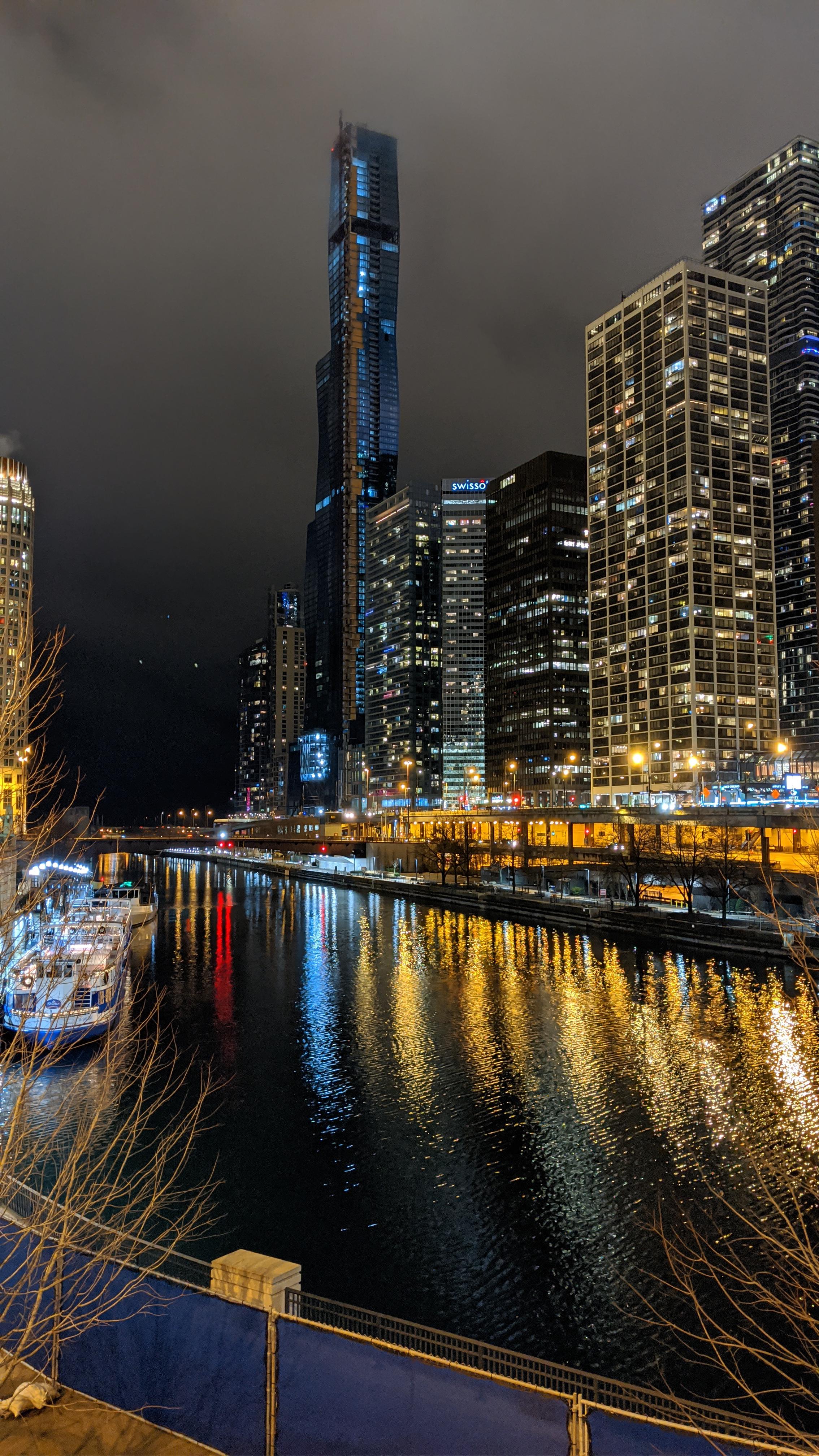 Downtown Chicago at Night. Taken on my Pixel 4. r/pics