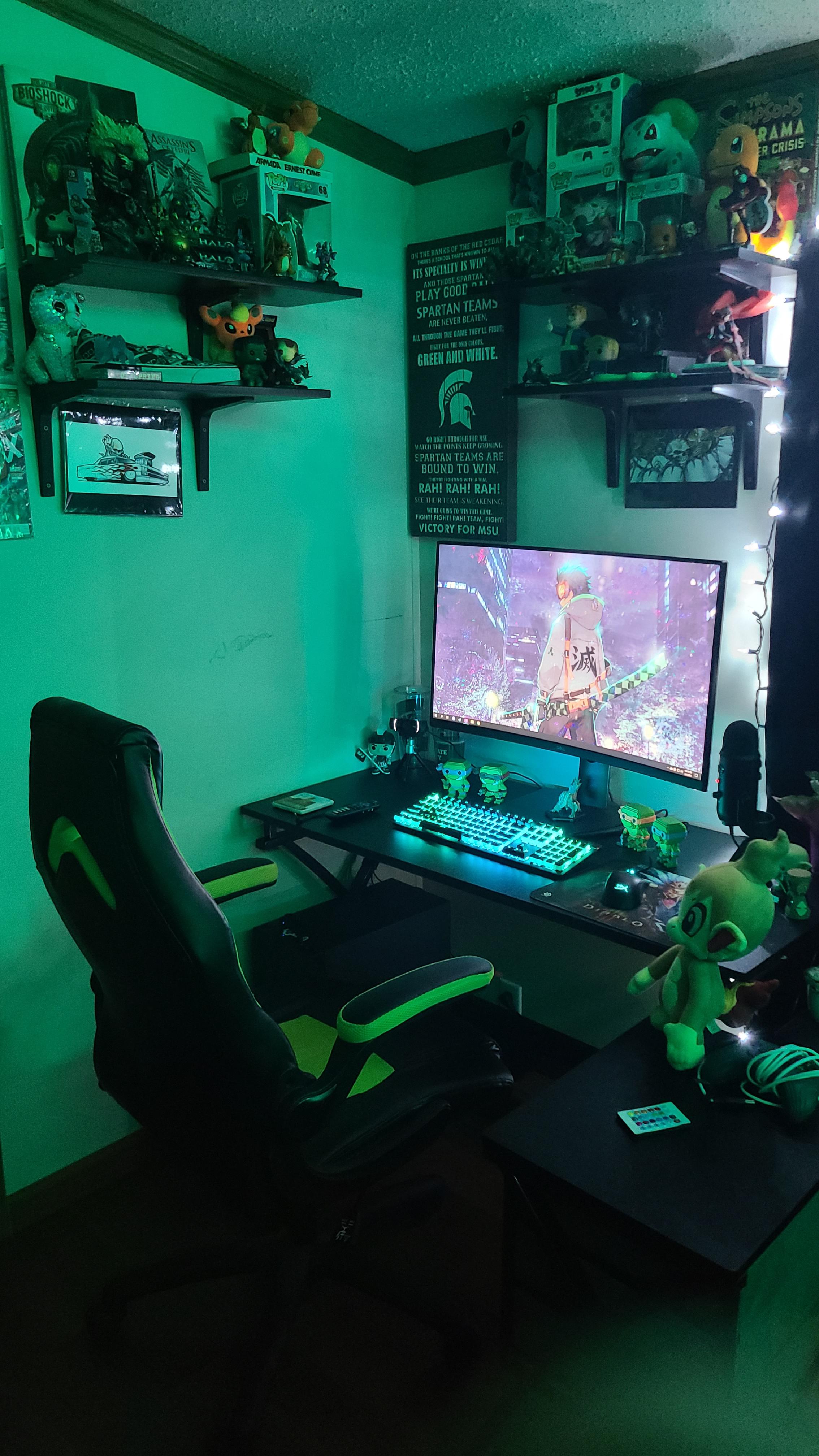 bought a new desk today 😎 loved how it turned out. Cable game on point