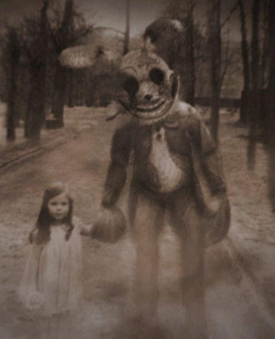 cursed_costume r/Cursed_Images