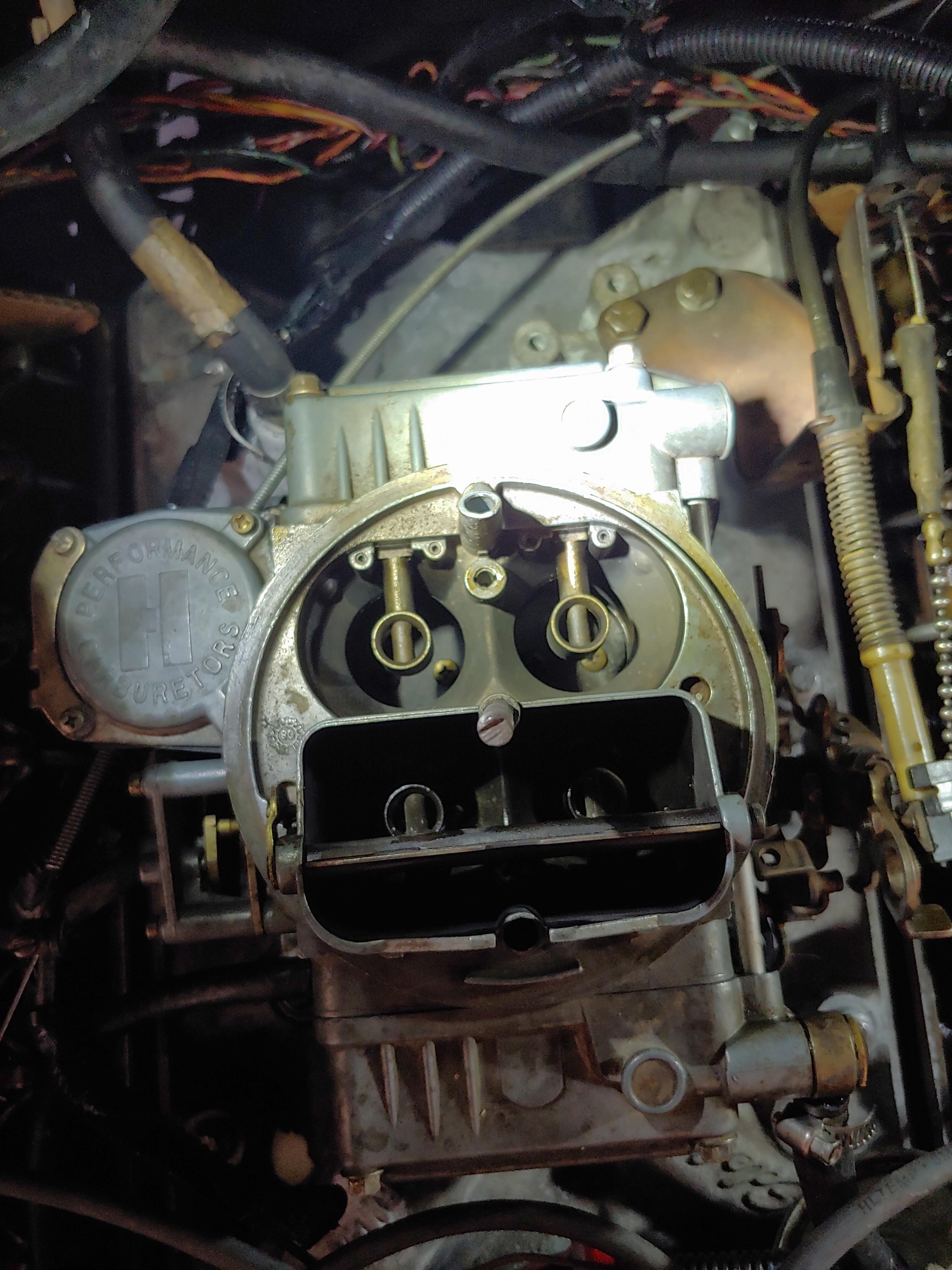 Bottom pair of jets spraying fuel, but nothing in top pair. Recently removed carb for top end