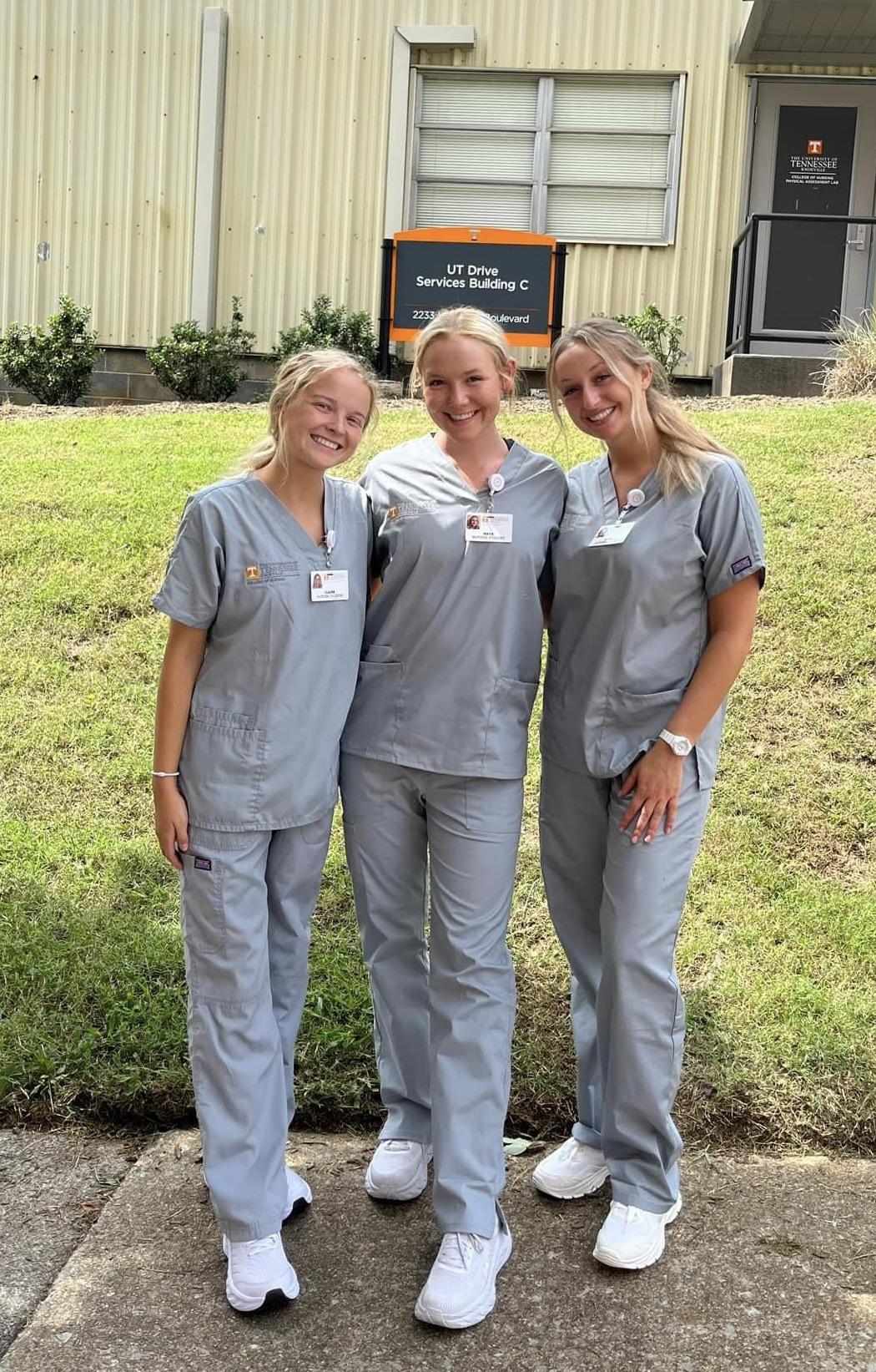 Blonde nursing students r/Ifyouhadtopickone