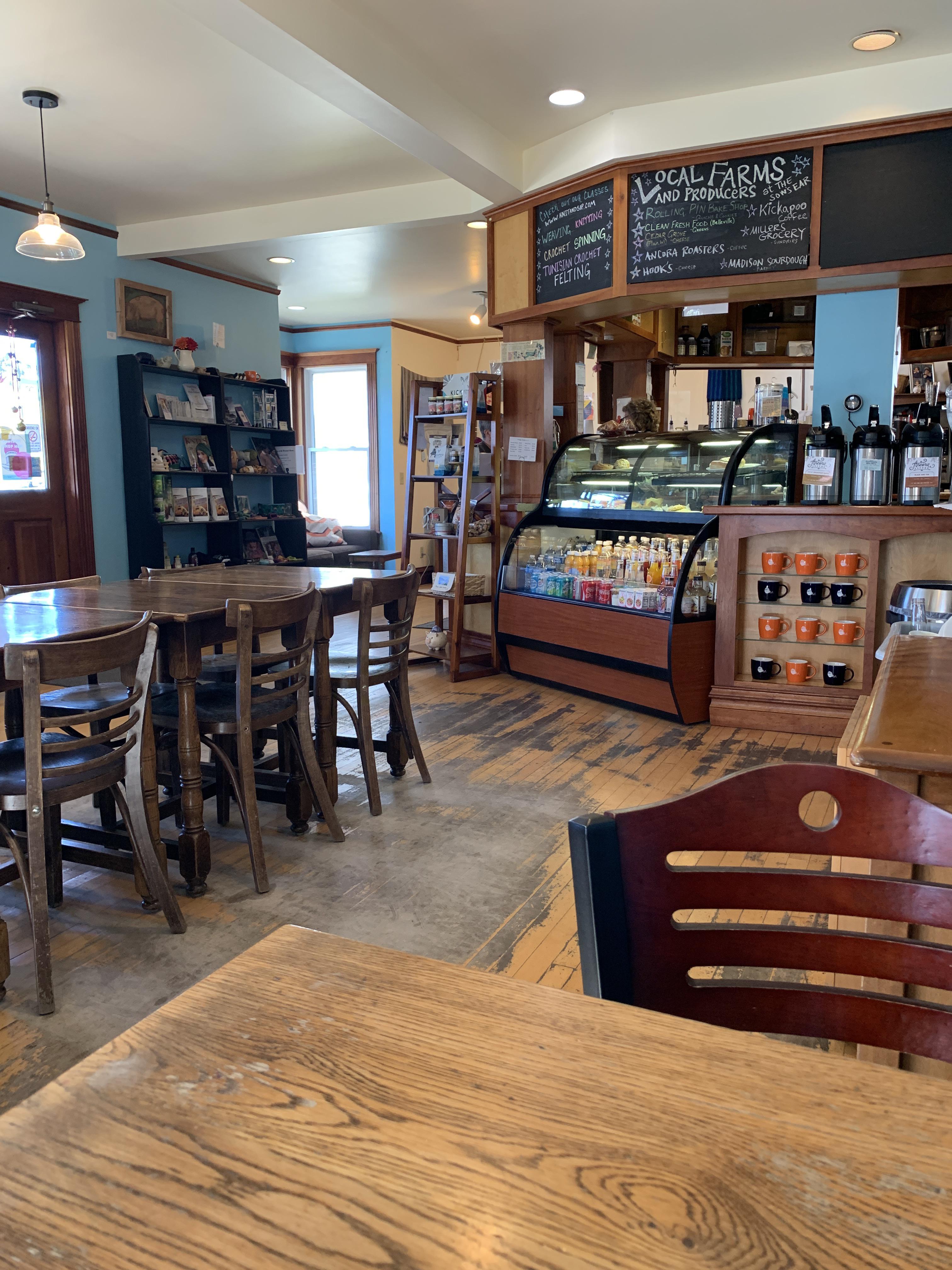 a coffee shop in Verona, Wisconsin r/CozyPlaces