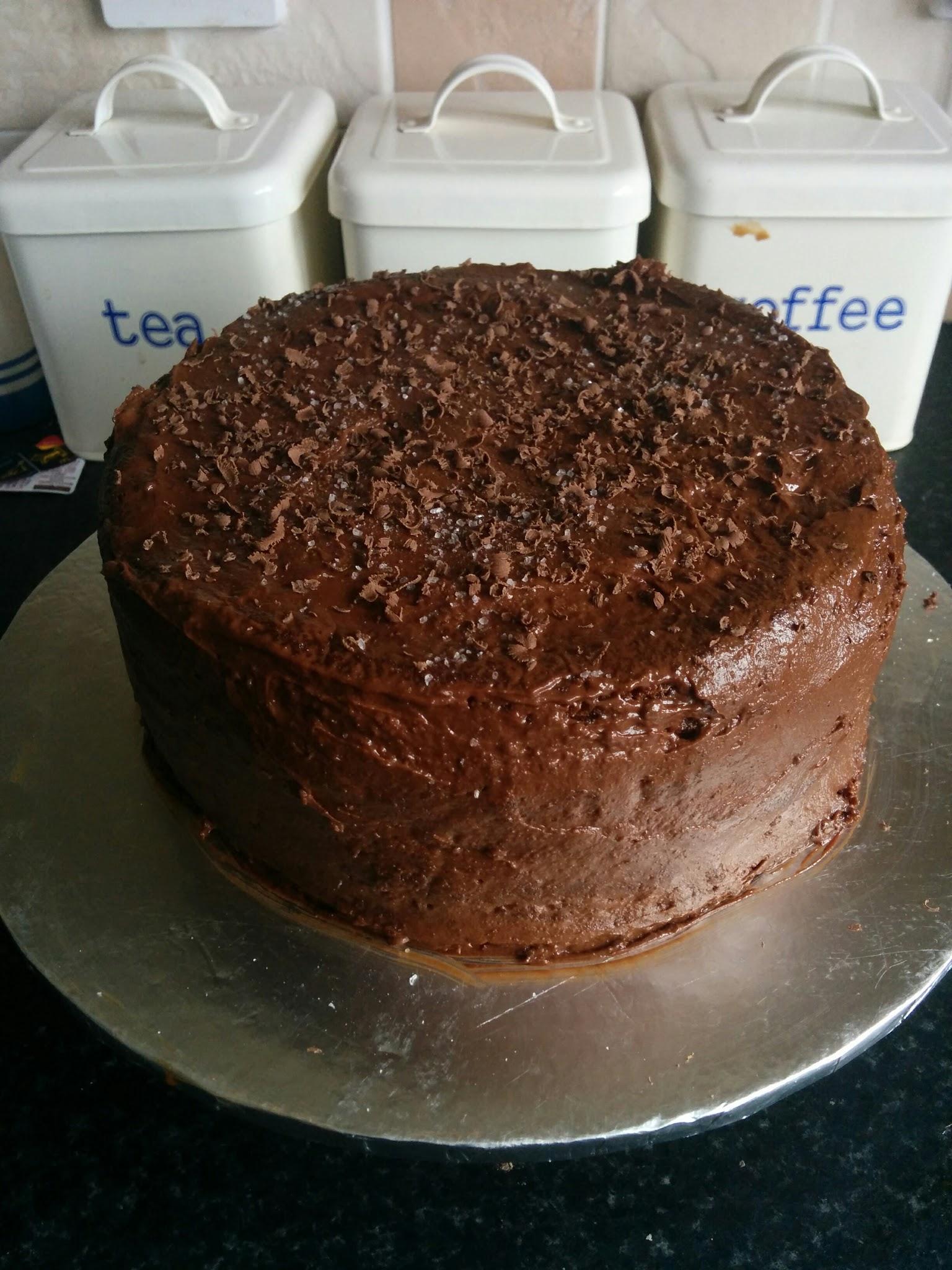 [Homemade] Sweet and salty chocolate cake r/food