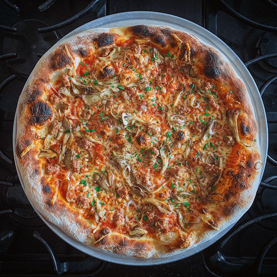 Tomatoes / Fontina / Maitake / Sausage / Shallot r/Pizza