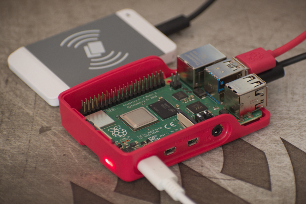 NFC Tools is now compatible with ARM / ARM64 architectures, like the