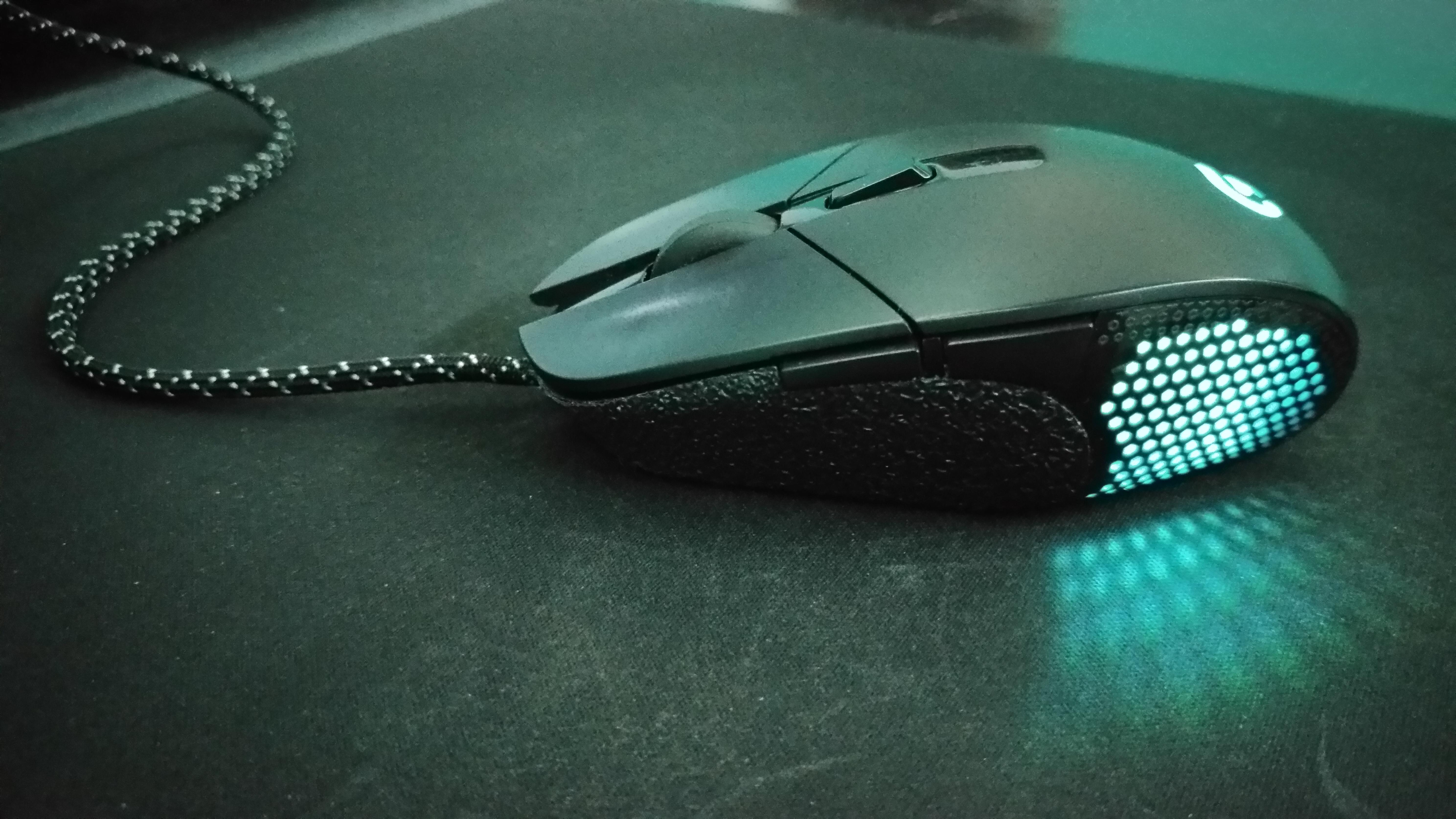 CeeSAs Paracord Mouse cable mod + grip mod r/pcmasterrace