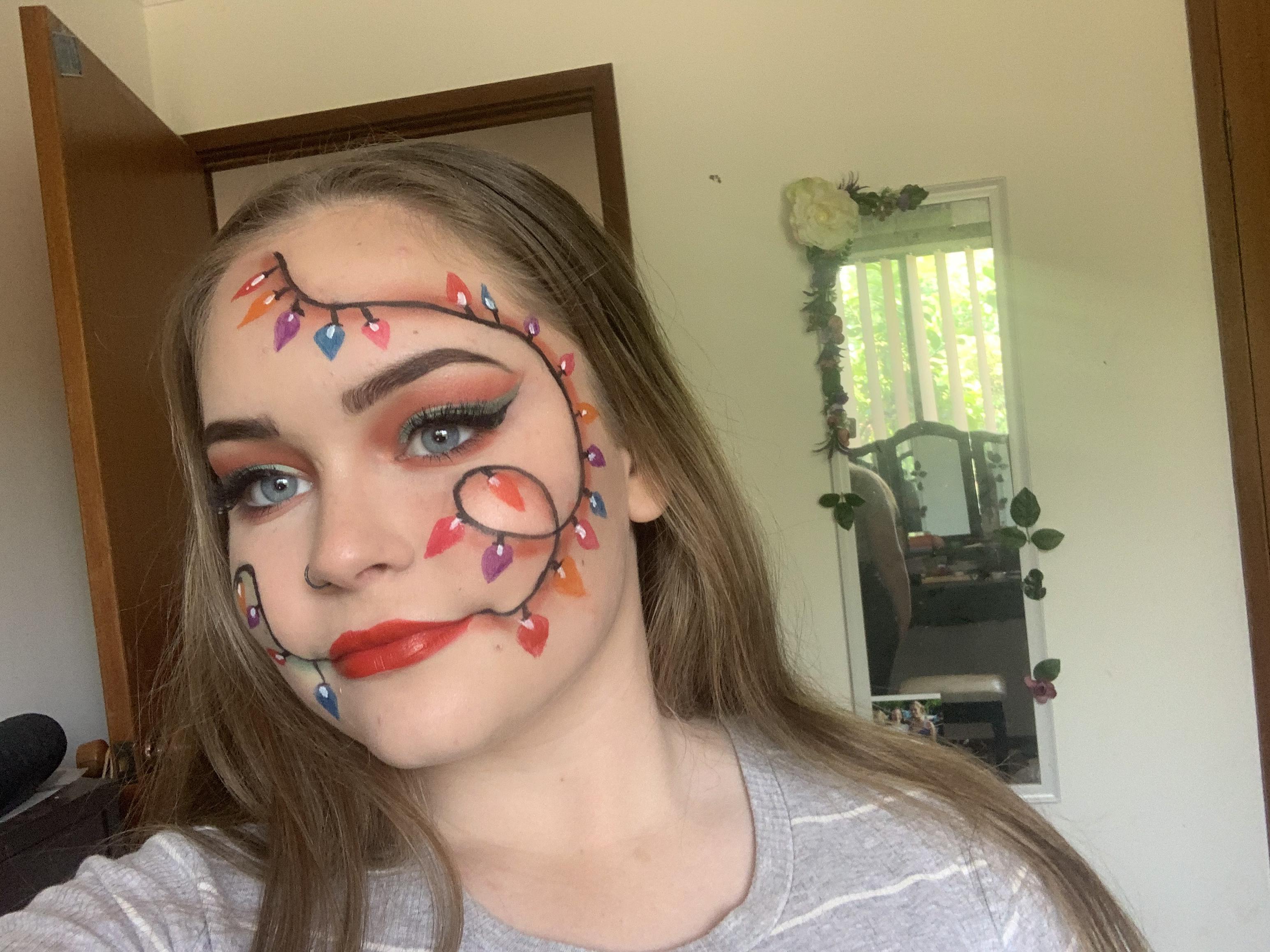 My latest Christmas look! 🎄 they’re supposed to be Christmas lights but