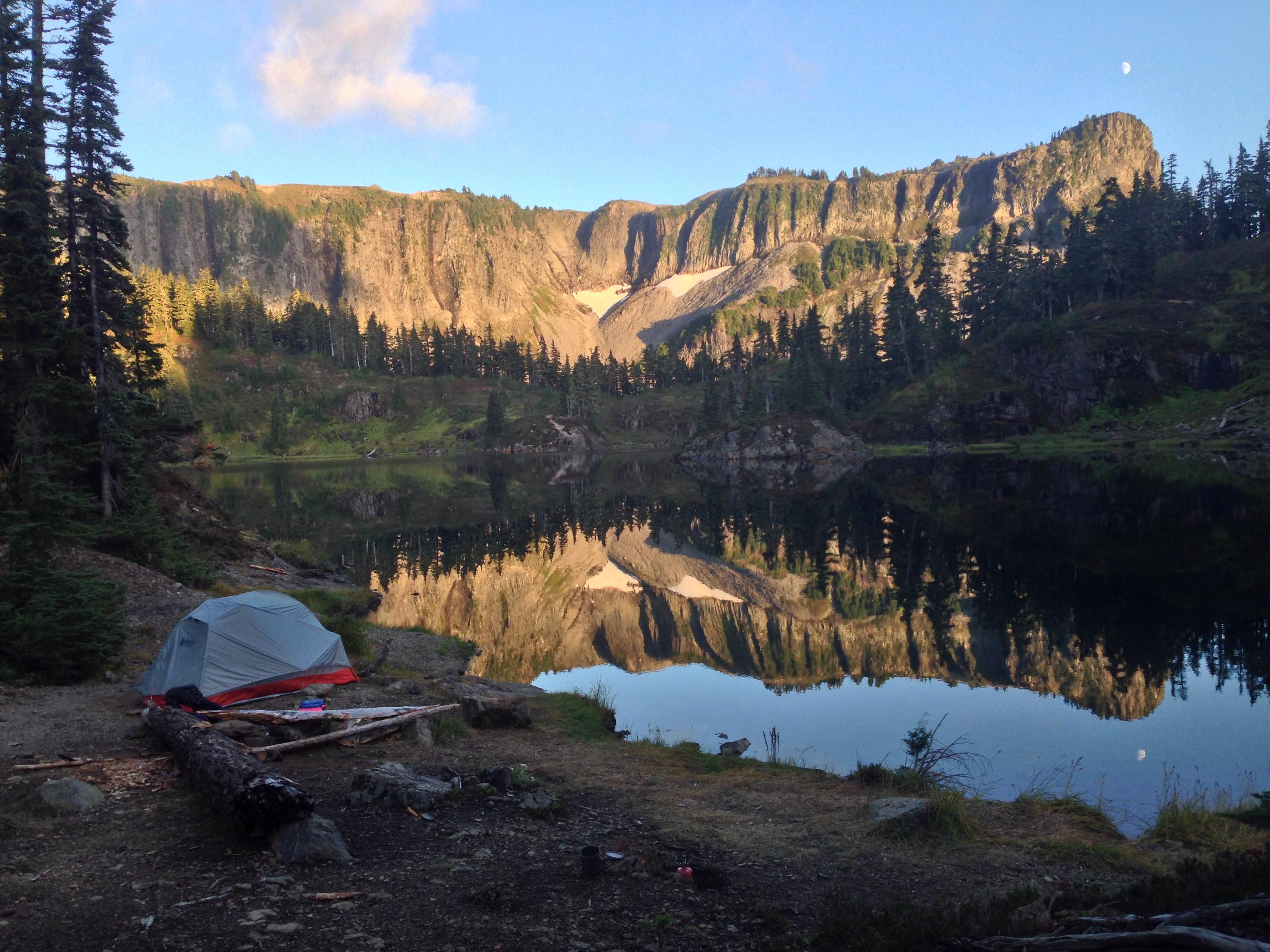 Quick overnight at Hayes Lake on Chain Lakes Loop, Mt. Baker Wilderness