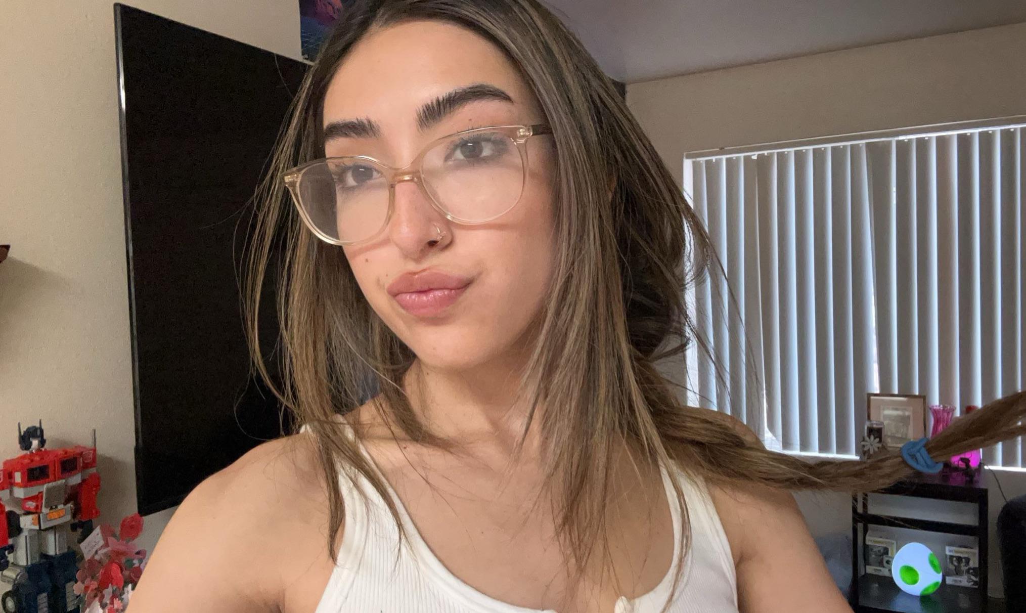 Nicole 💜 (u/Angel_Lvr) - Reddit