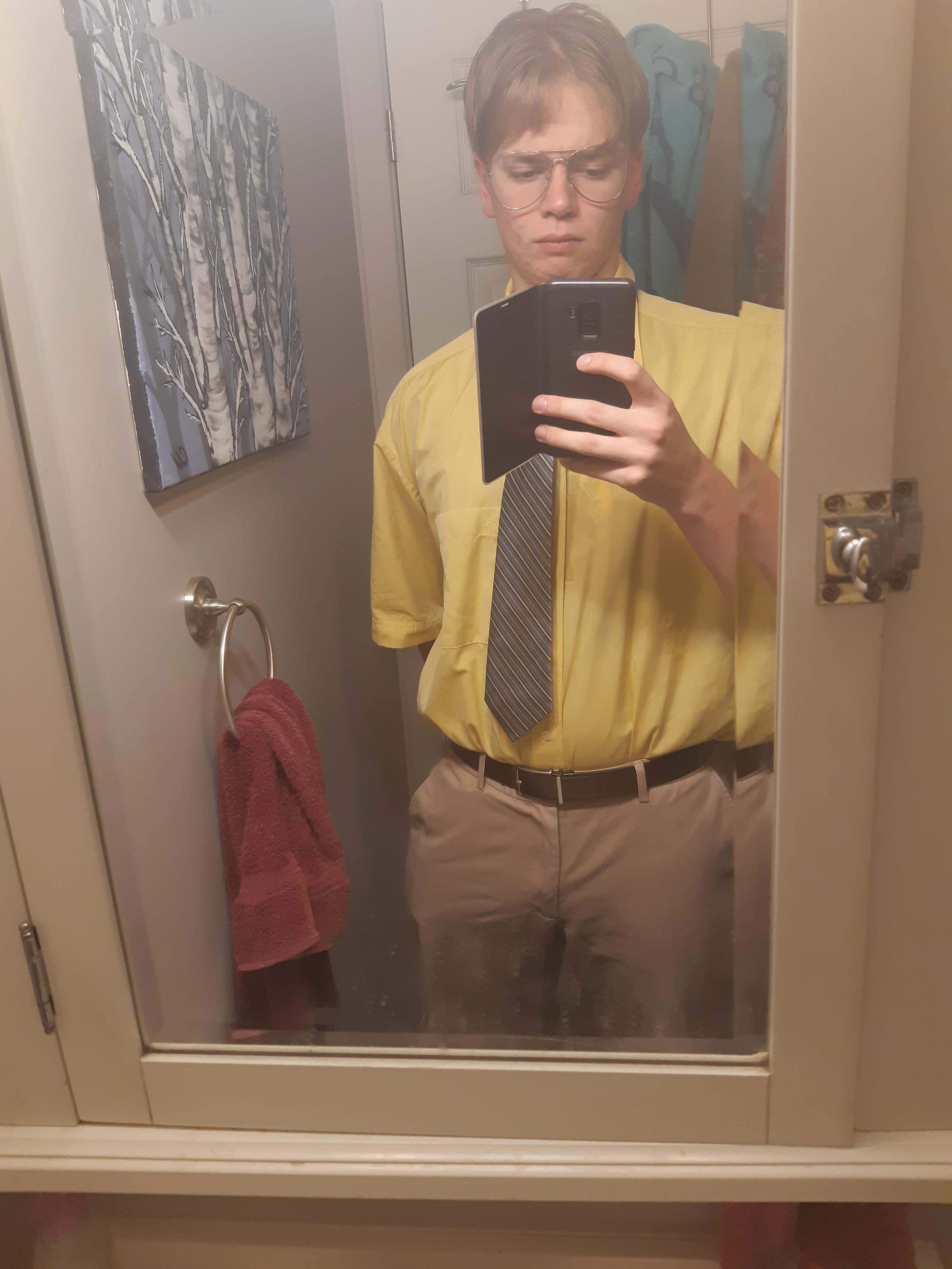 My Dwight costume from my Halloween party last night. Thought y'all would like it! r/DunderMifflin