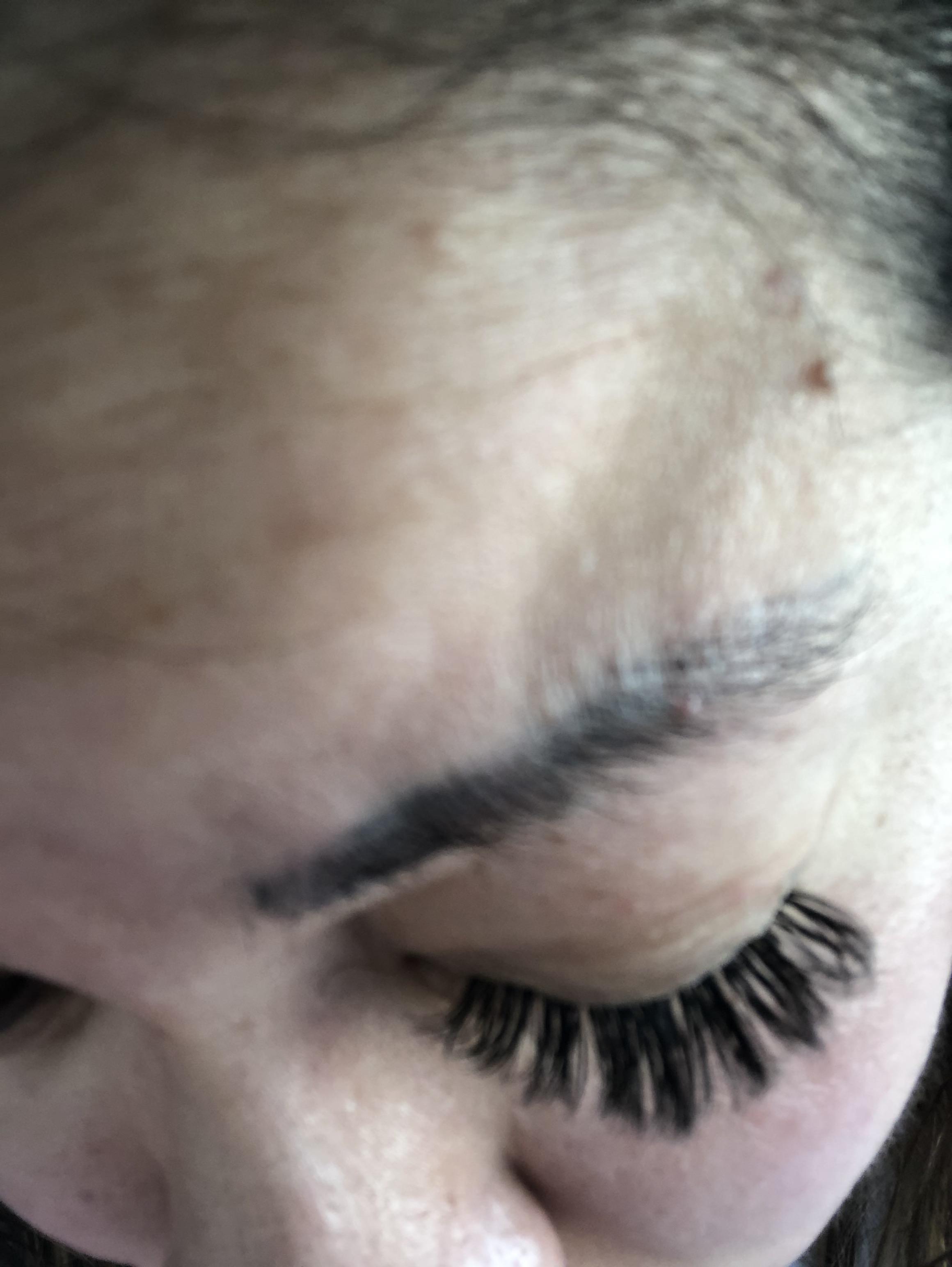 Lash Glue Burns My Eyes Reddit / The glue secures your lashes for the