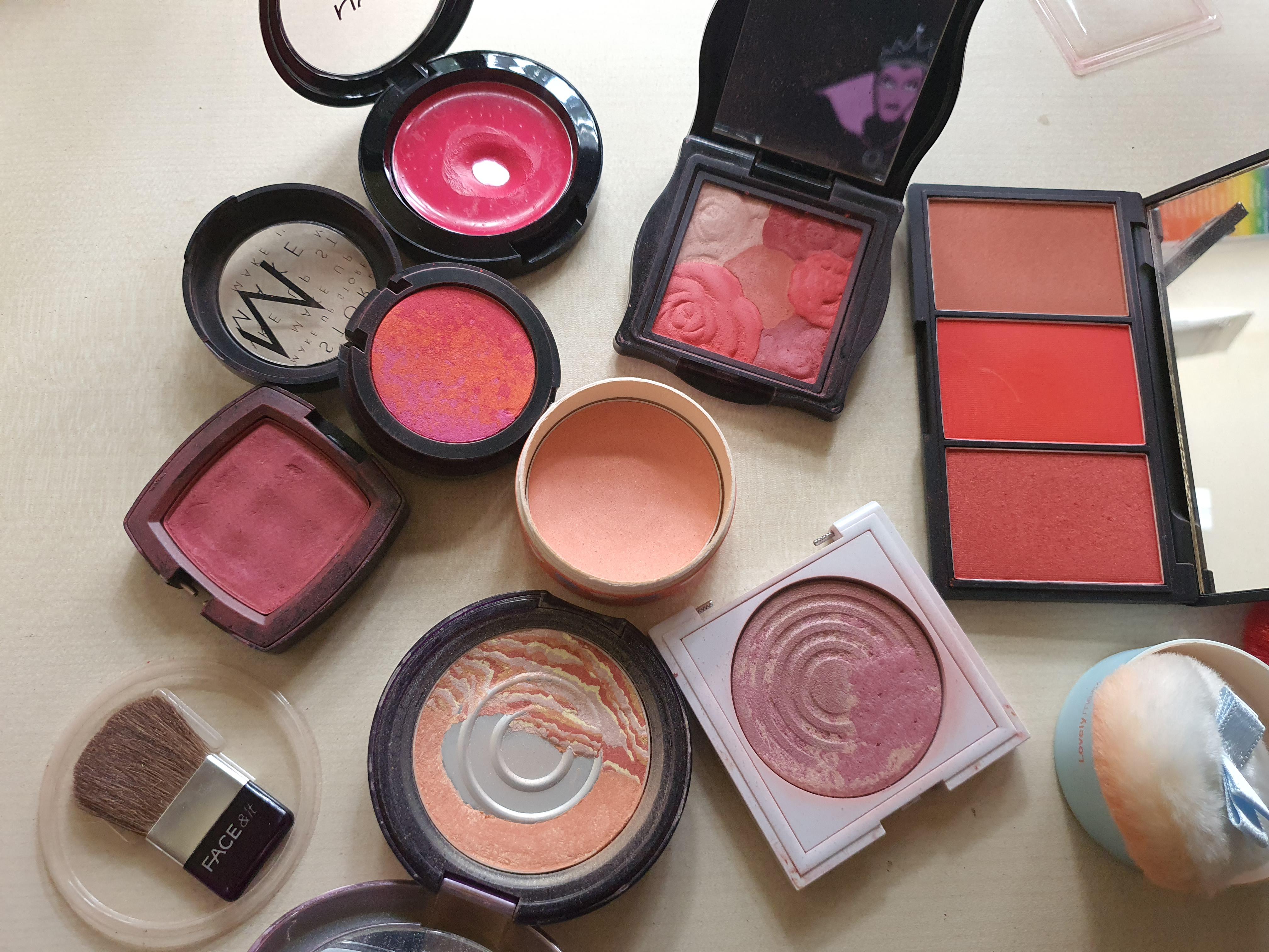 It's good to bring out all your makeup before hitting that checkout