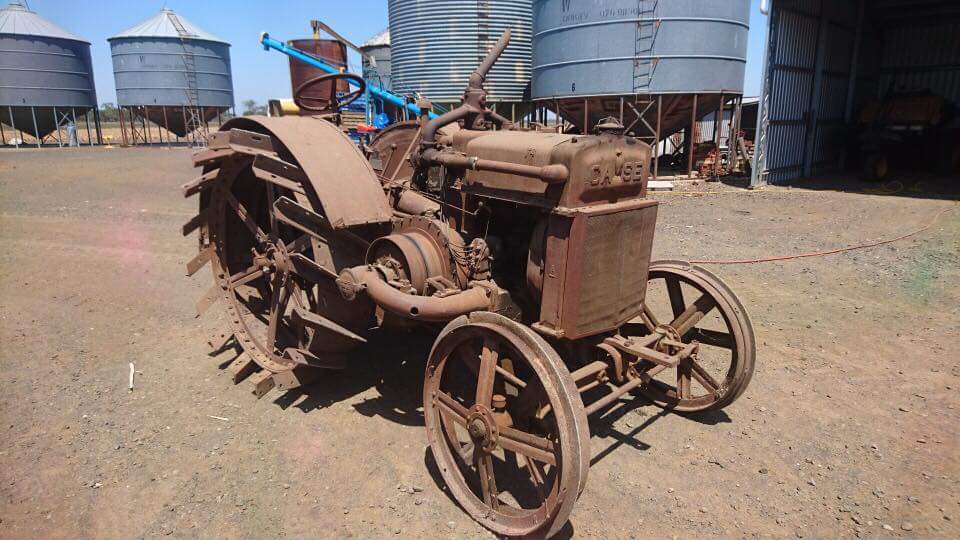 Rustic Case Cross Motor. Qld, Aus. r/tractors