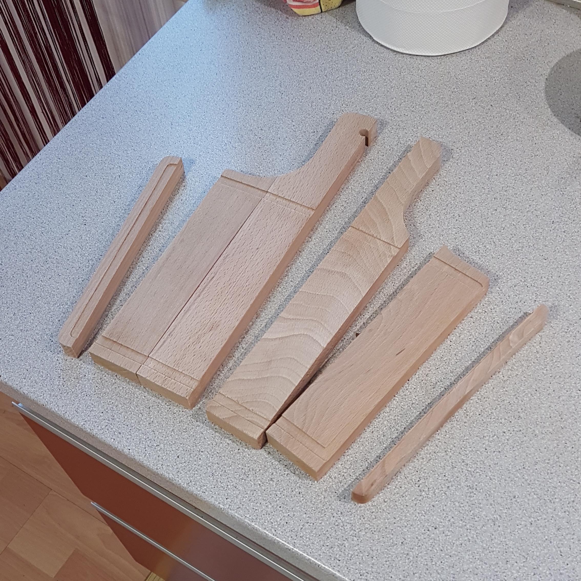 I guess my cutting board wasn't really dishwasher safe r/Wellthatsucks