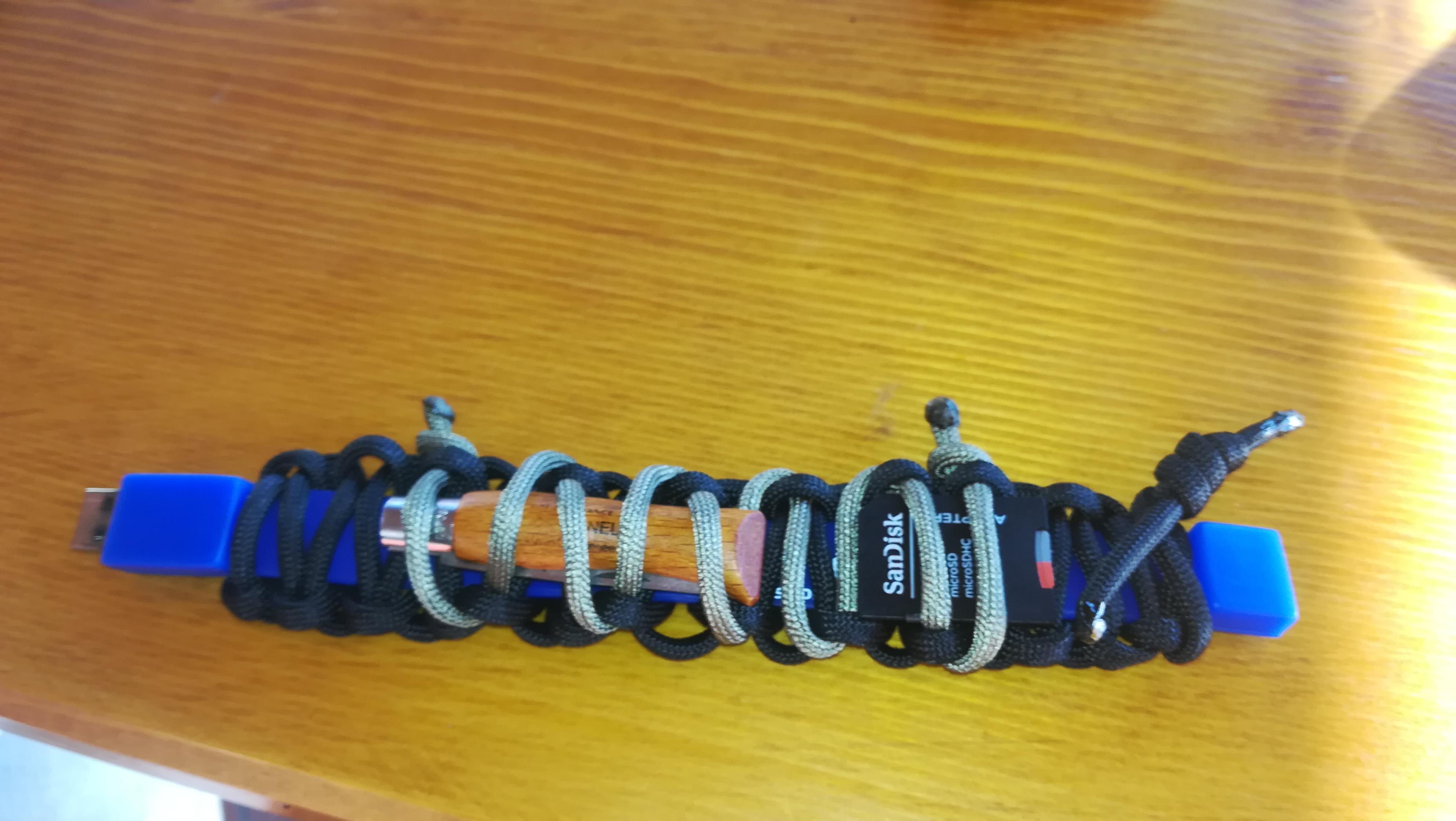 My first paracord project r/paracord