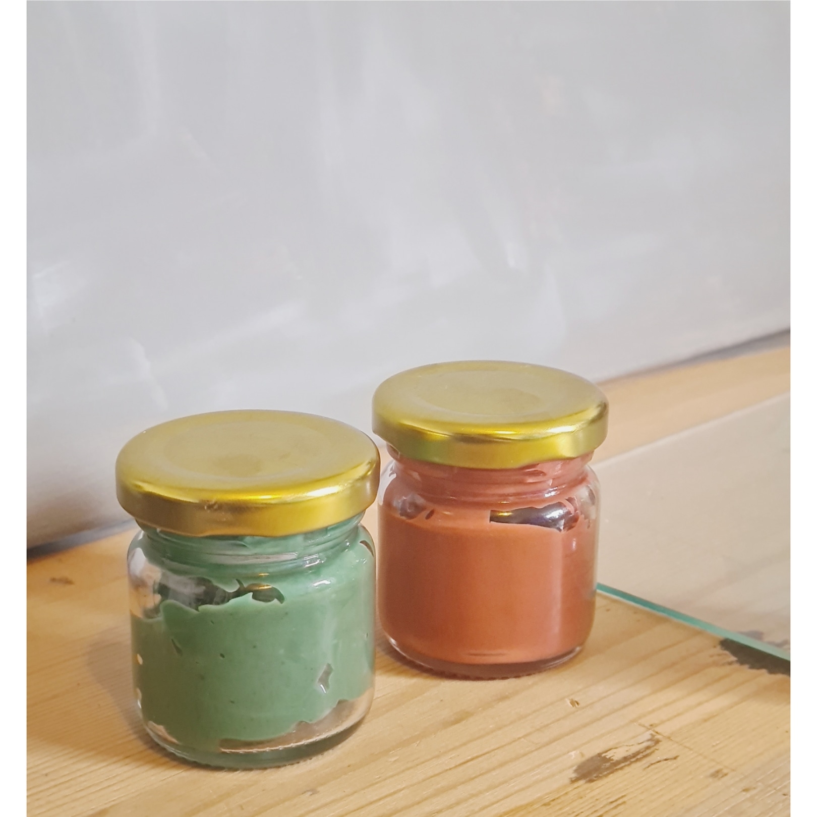 I made my own oil paint using earth pigments, my boyfriend is calling