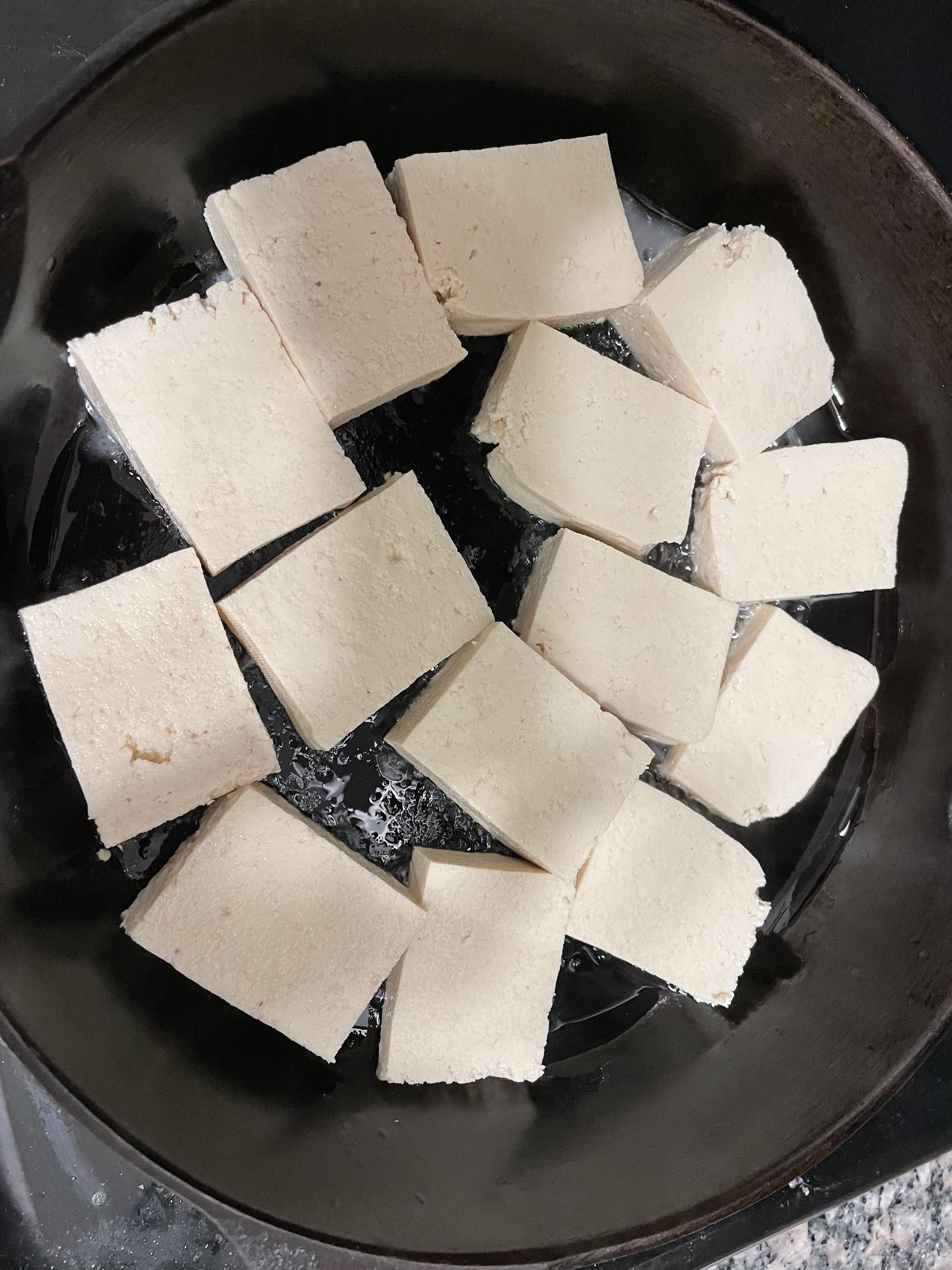 It never occurred to me to cook tofu in my cast iron , but after seeing u/akikashi’s post I felt