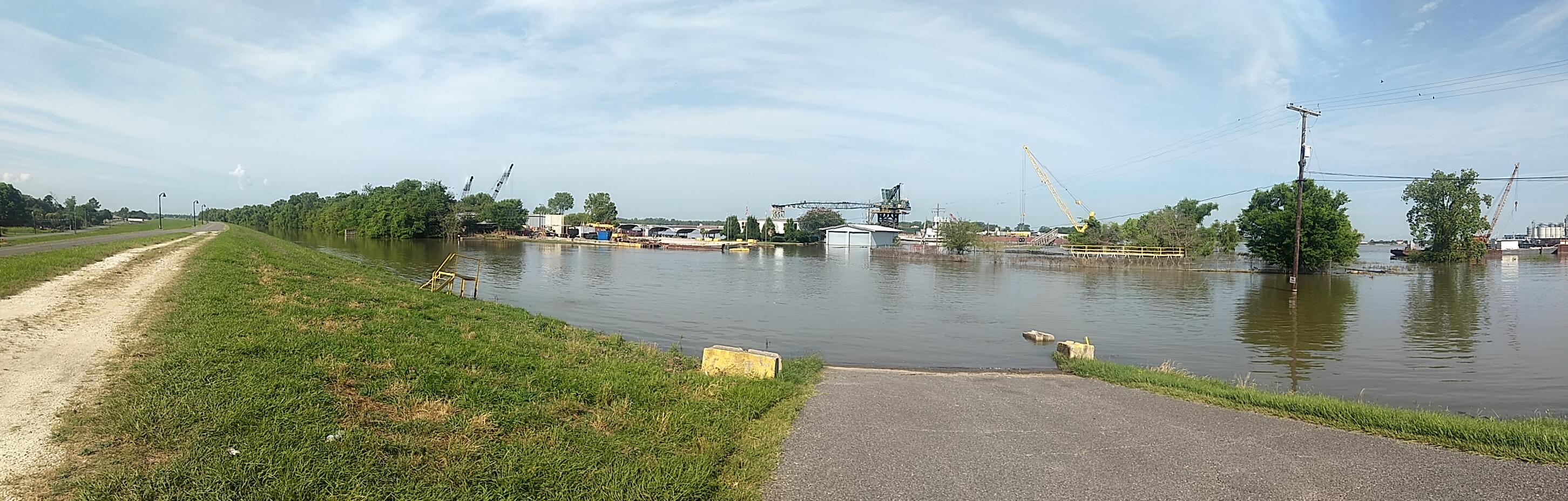 The current state of the levees in Baton Rouge, Louisiana today. r/pics