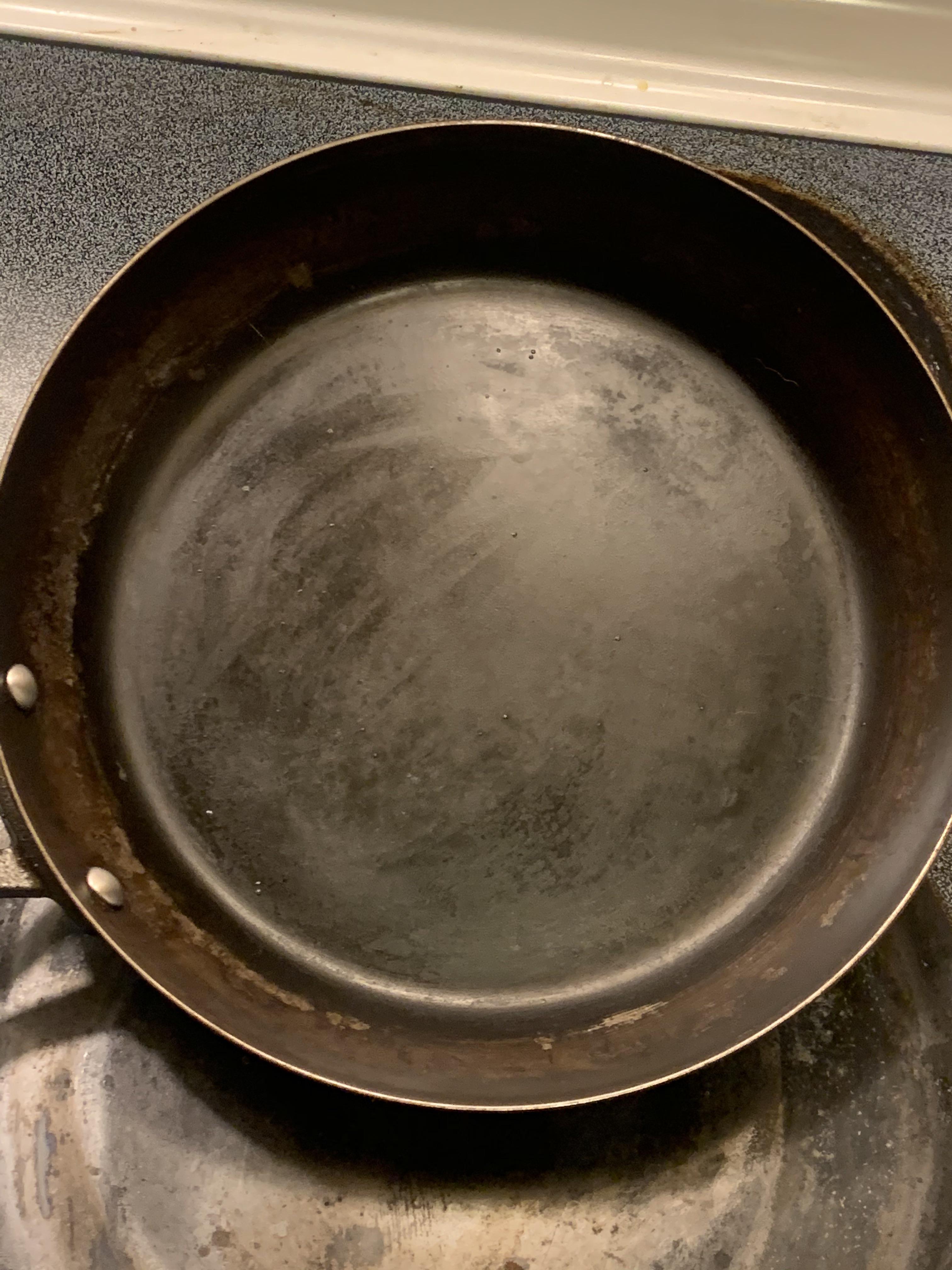 Just found you guys! Here's my 10 TJ Maxx 9.5" pan after about a year