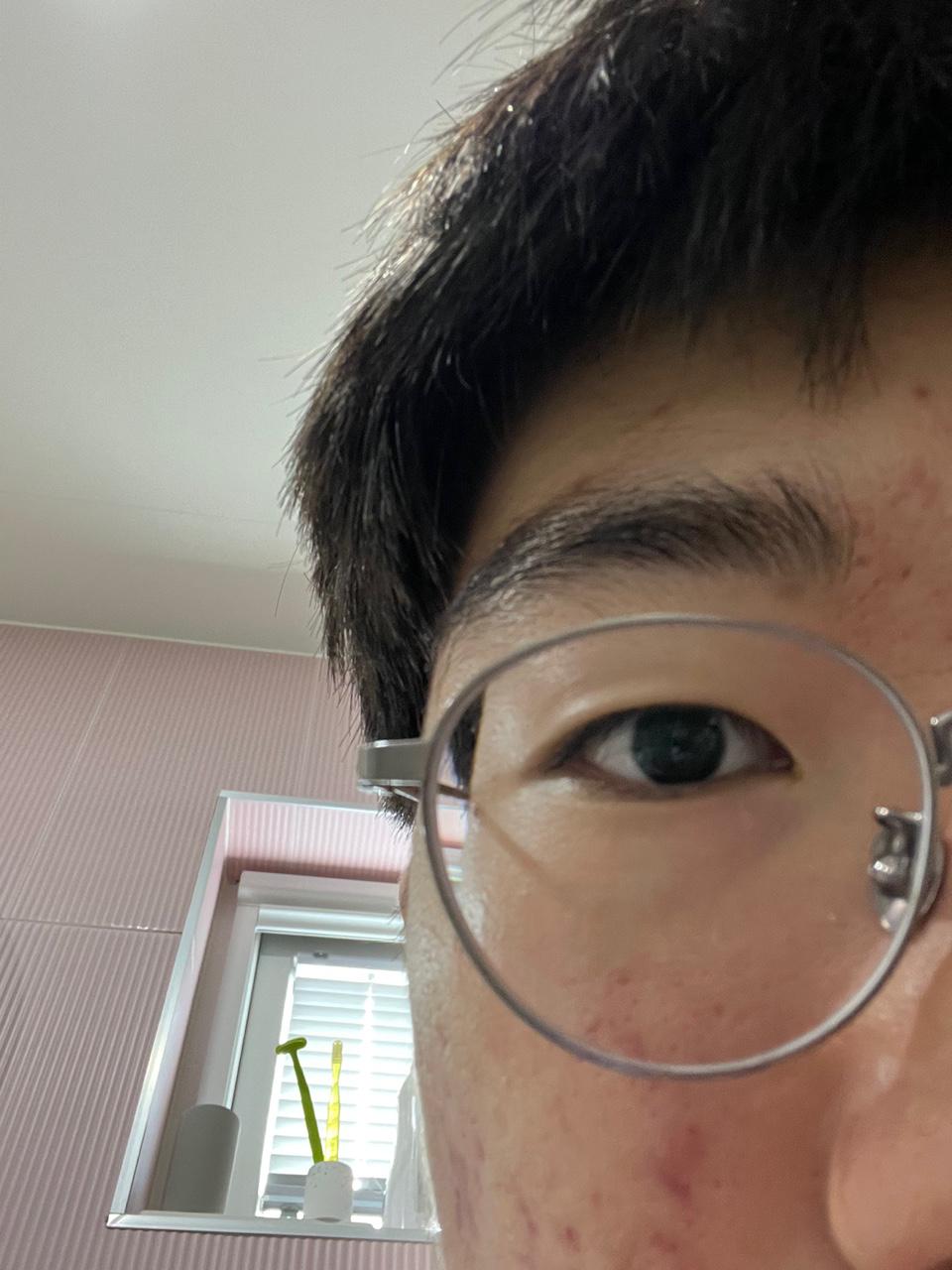 What would be the best way to recreate this glassesdistortion in