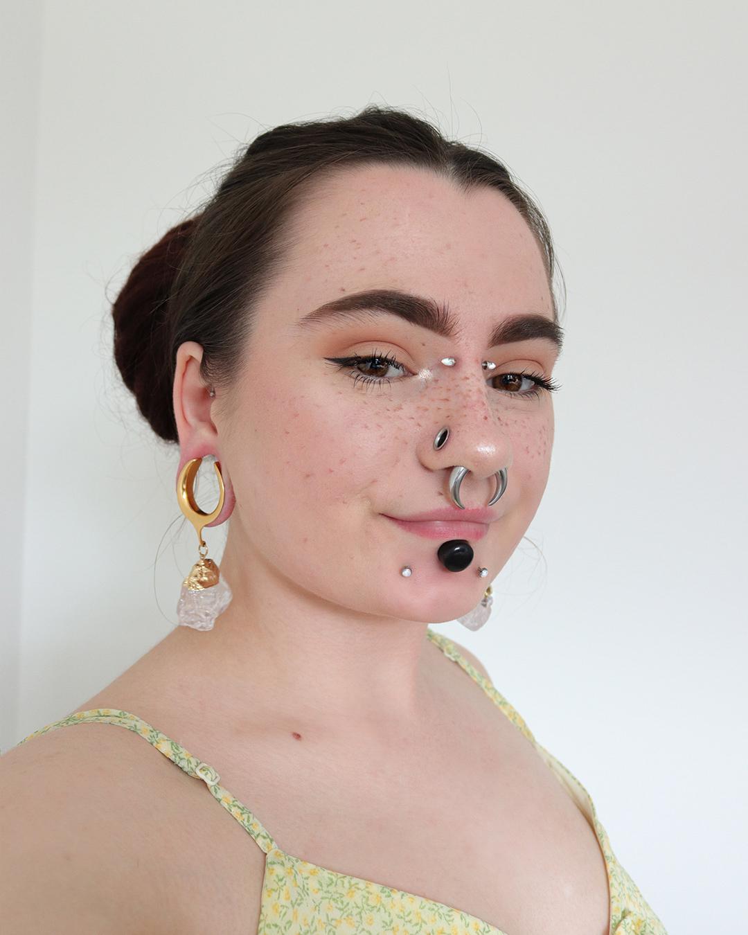 ️🍂 clear quartz & gold saddle ear weights from ukcustomplugs r/Stretched