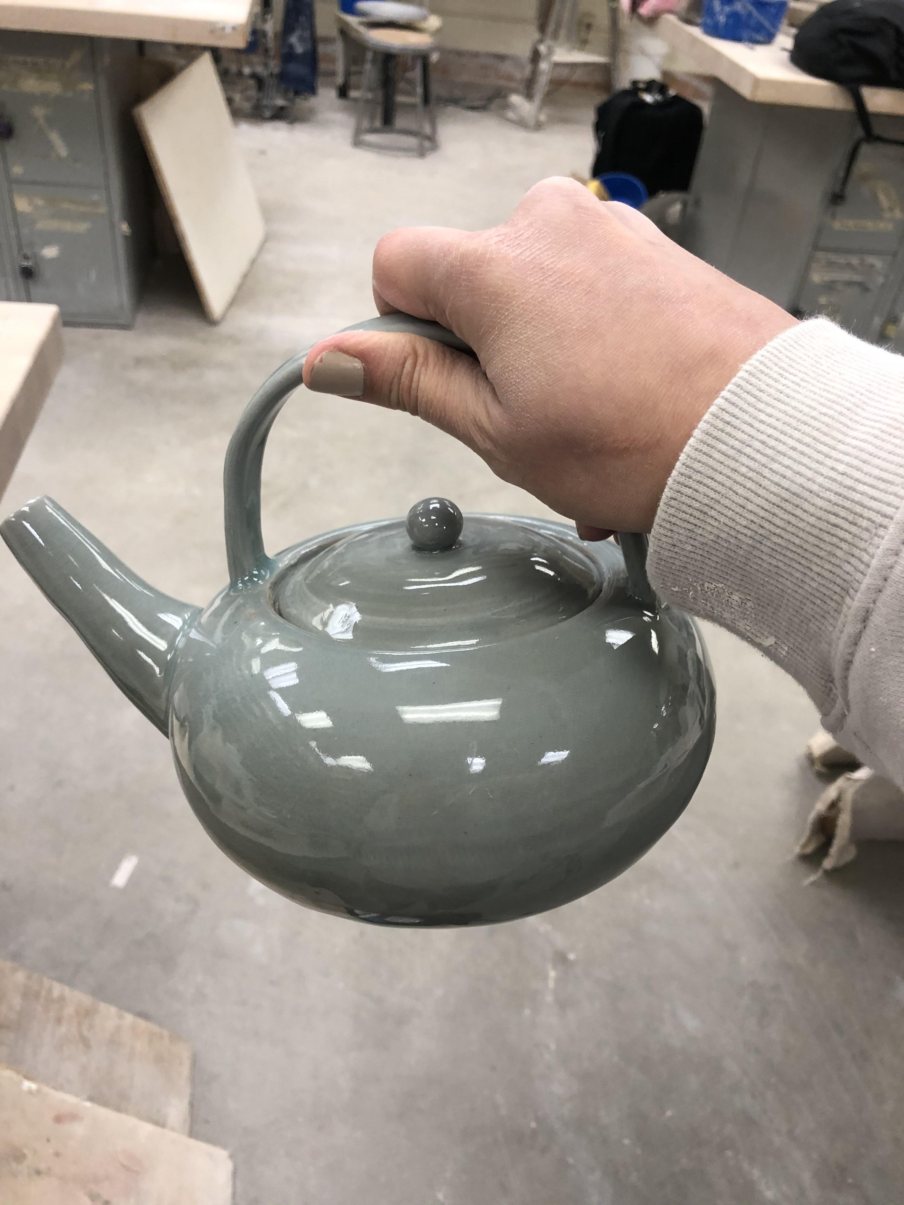 Teapot i made r/Ceramics