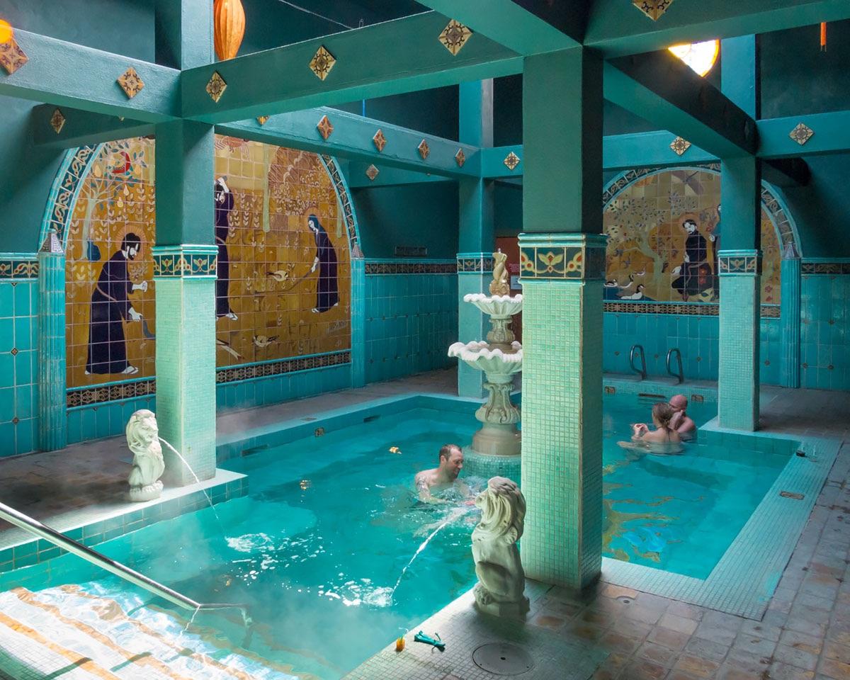 Old st Francis school, Oregon r/AccidentalWesAnderson