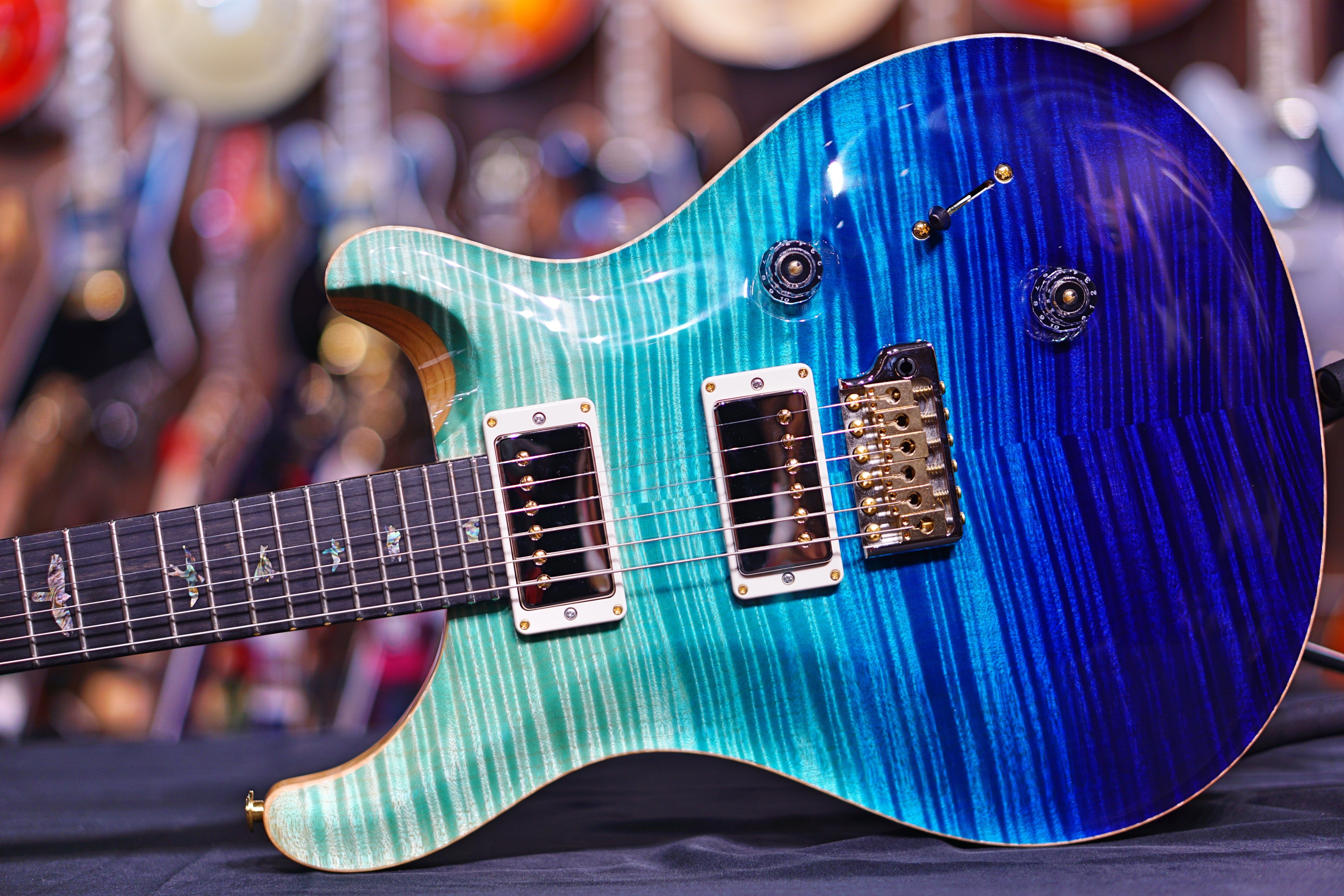 PRS Custom 24 Blue Fade... Absolute beauty. r/guitars