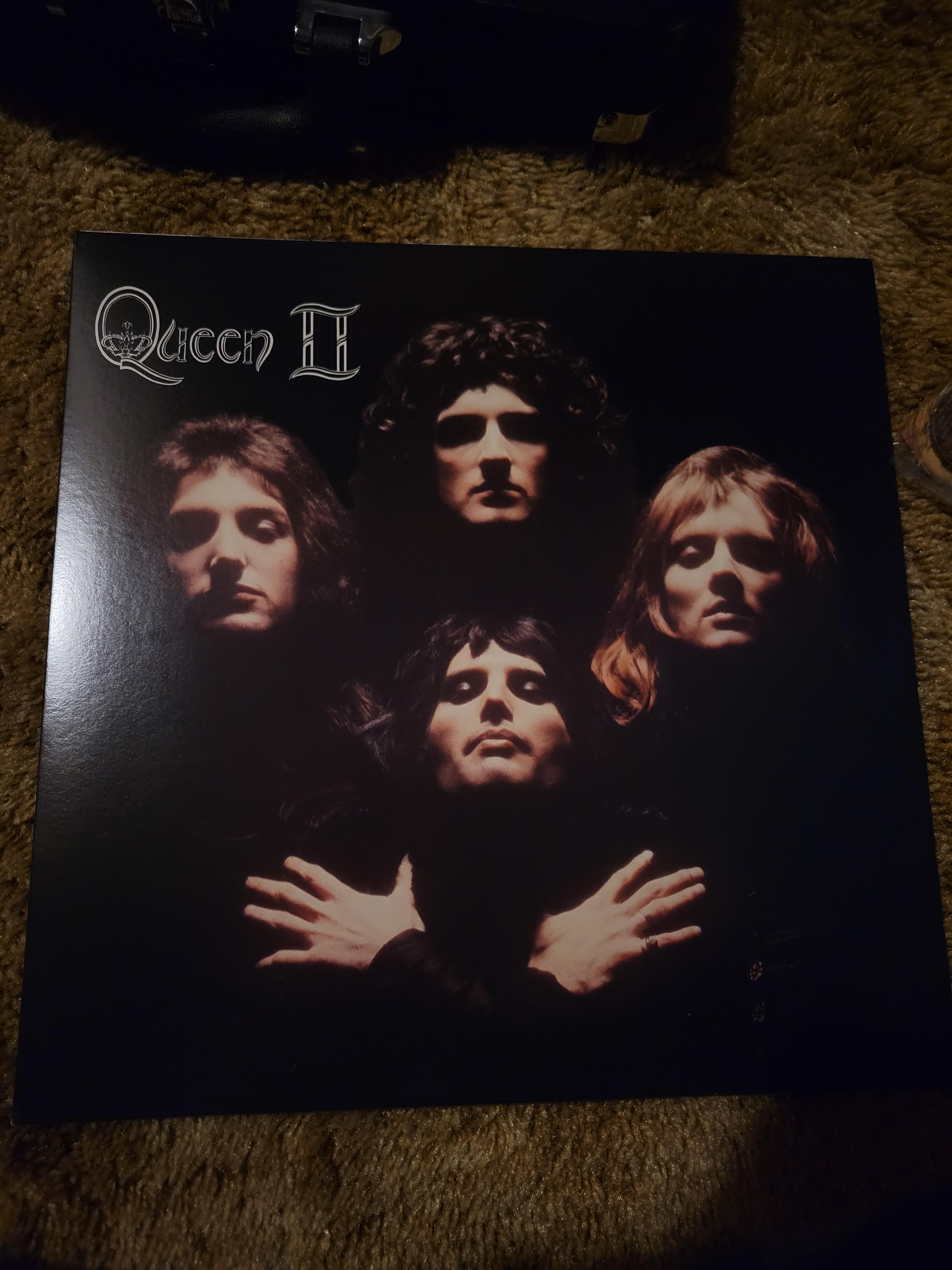 I finally own a Queen record! I purchased their best album ;) r/queen