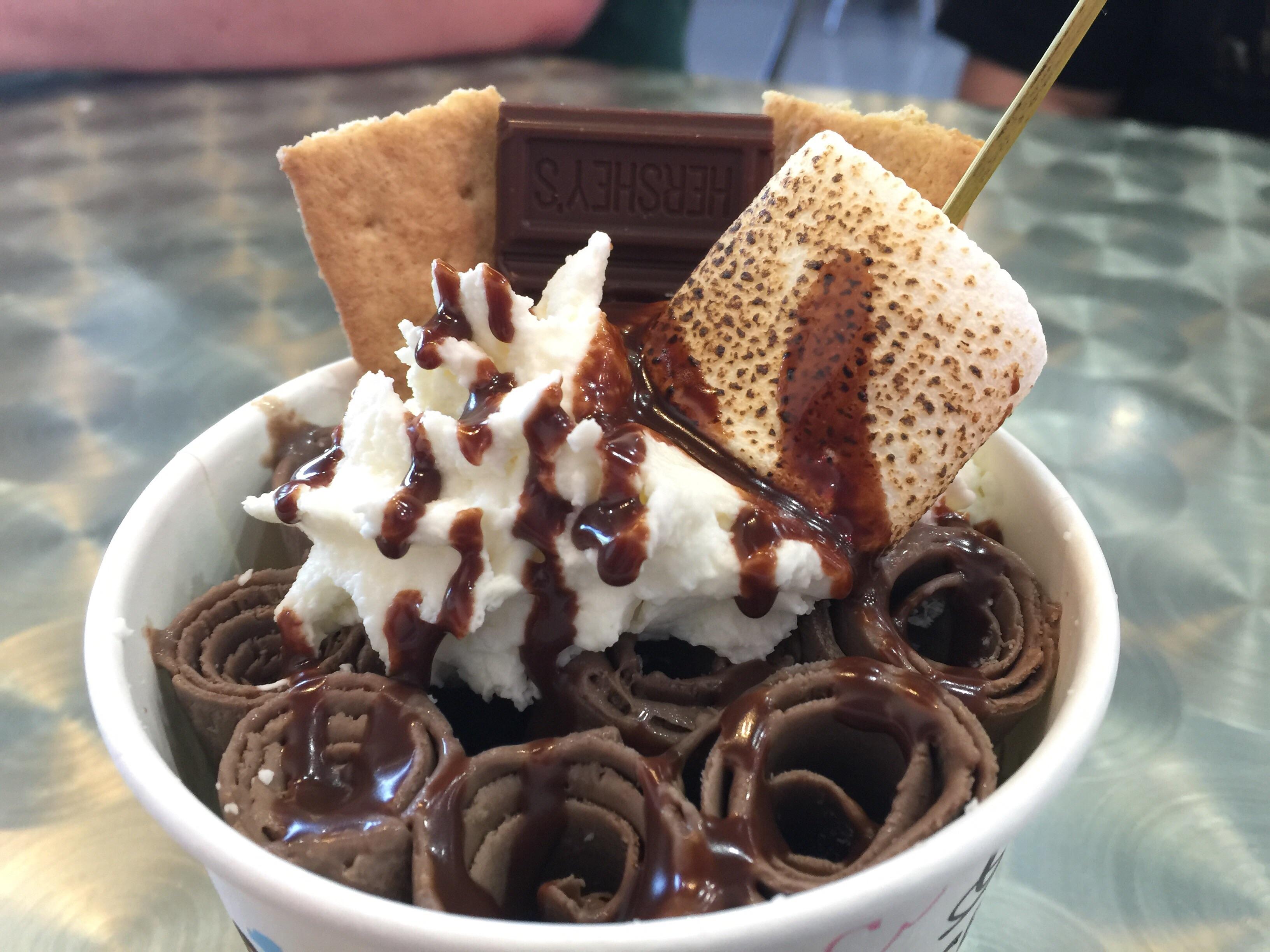 [I Ate] Smores Ice Cream rolls r/food