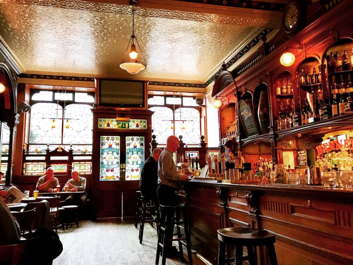 Cosy Scottish pub r/CozyPlaces