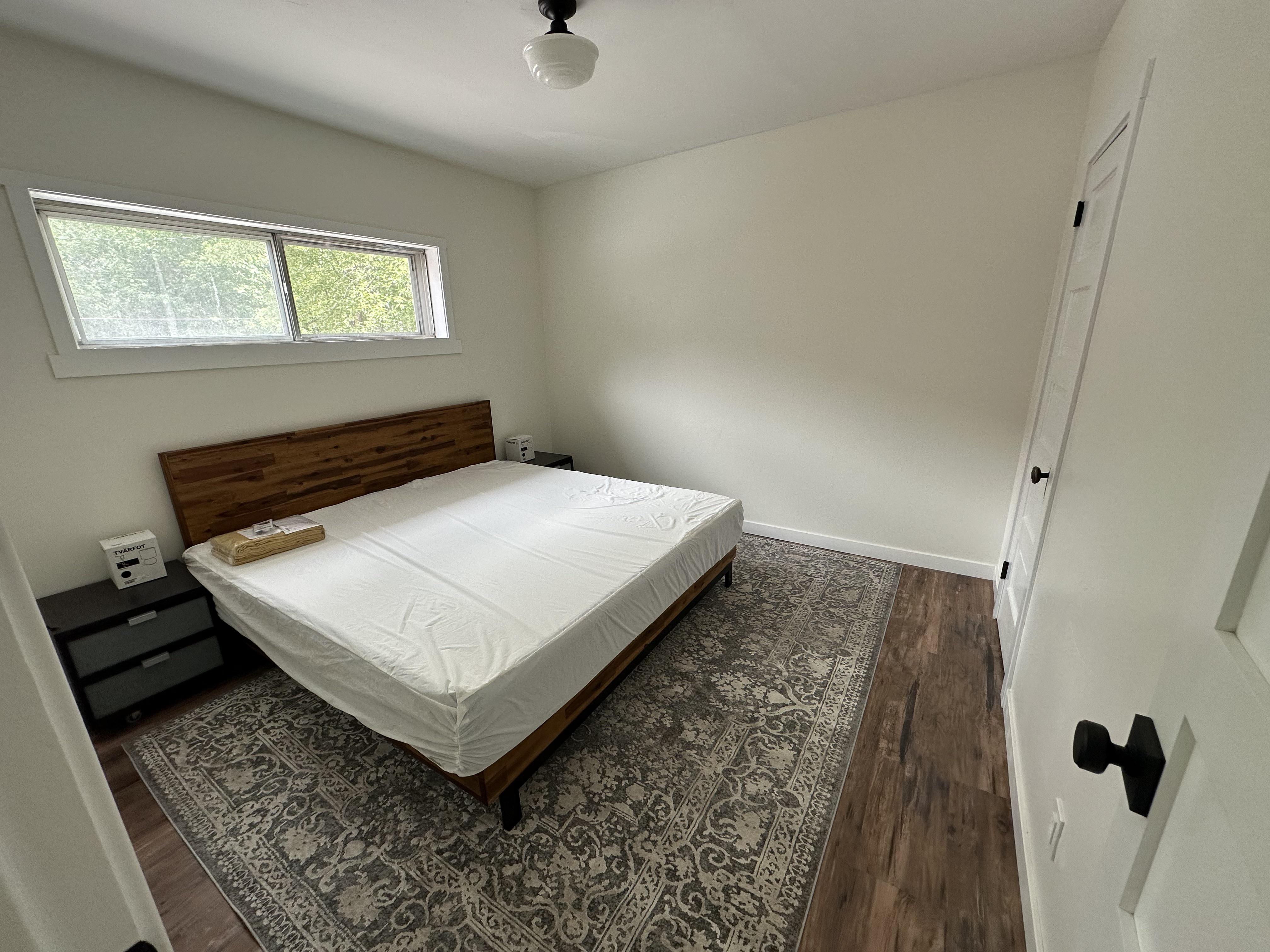 Which wall should the bed back up onto? r/DesignMyRoom