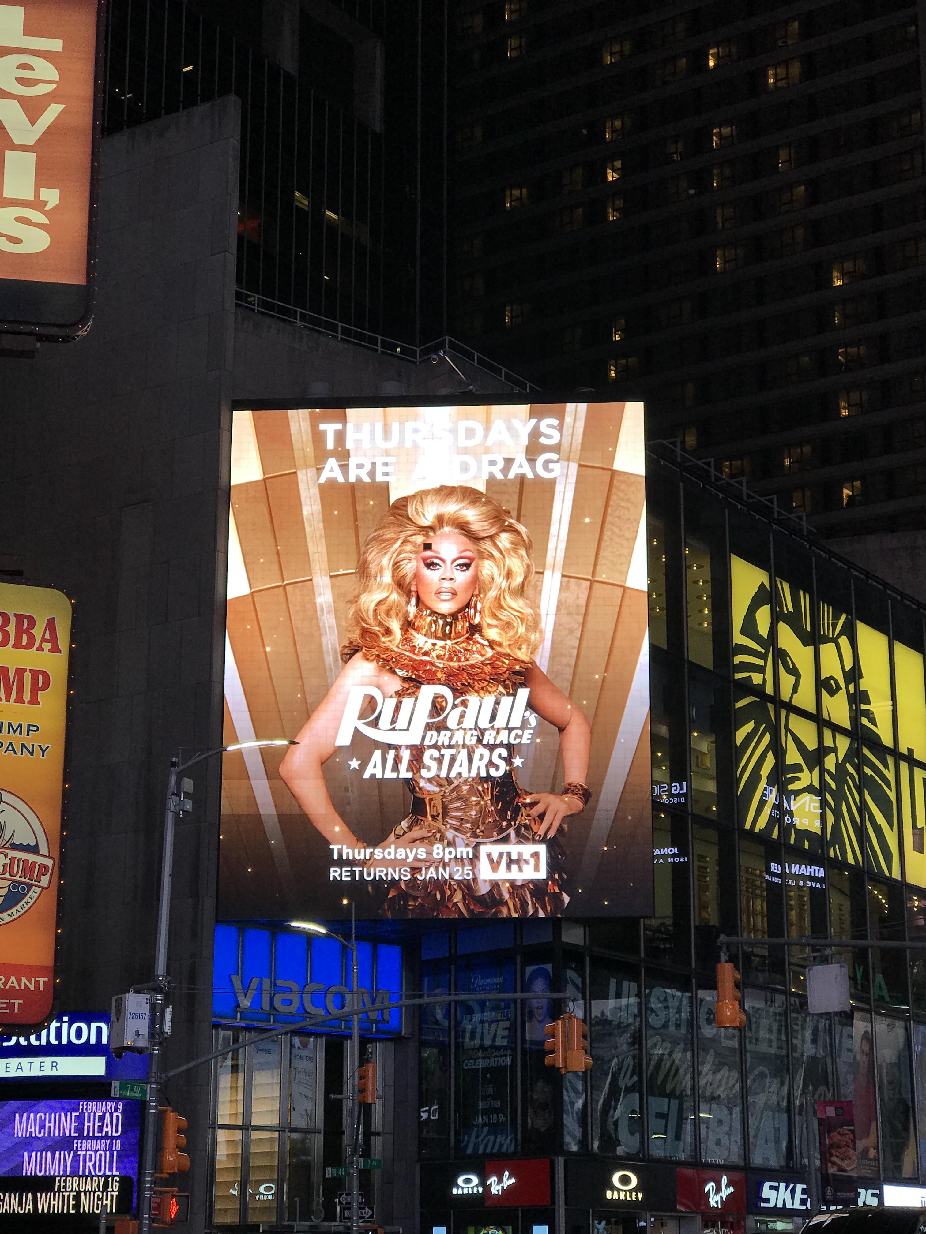 Times Square can be such a drag r/rupaulsdragrace