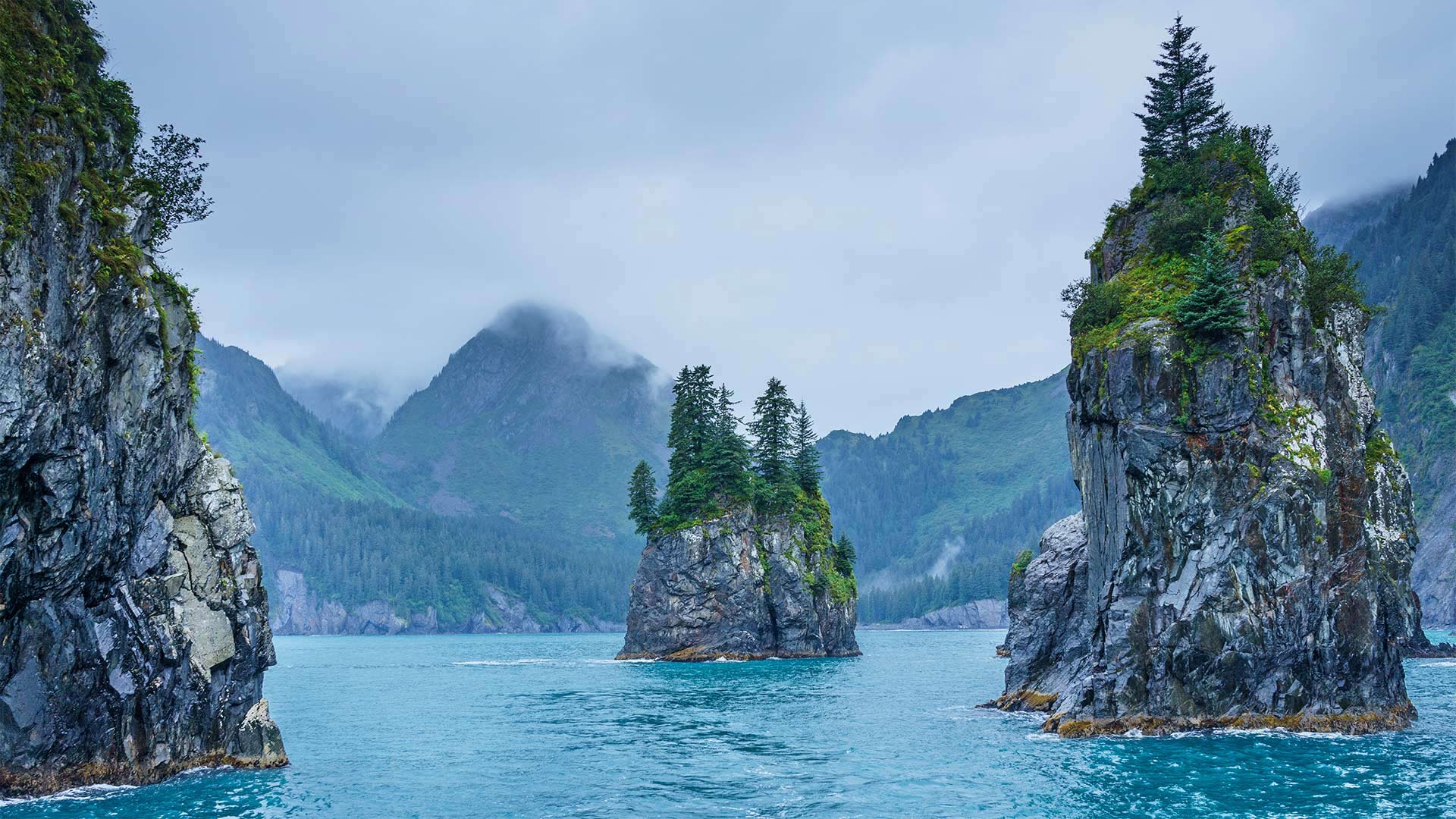 Cove of Spires in Kenai Fjords National Park, Alaska, USA. [1920x1080