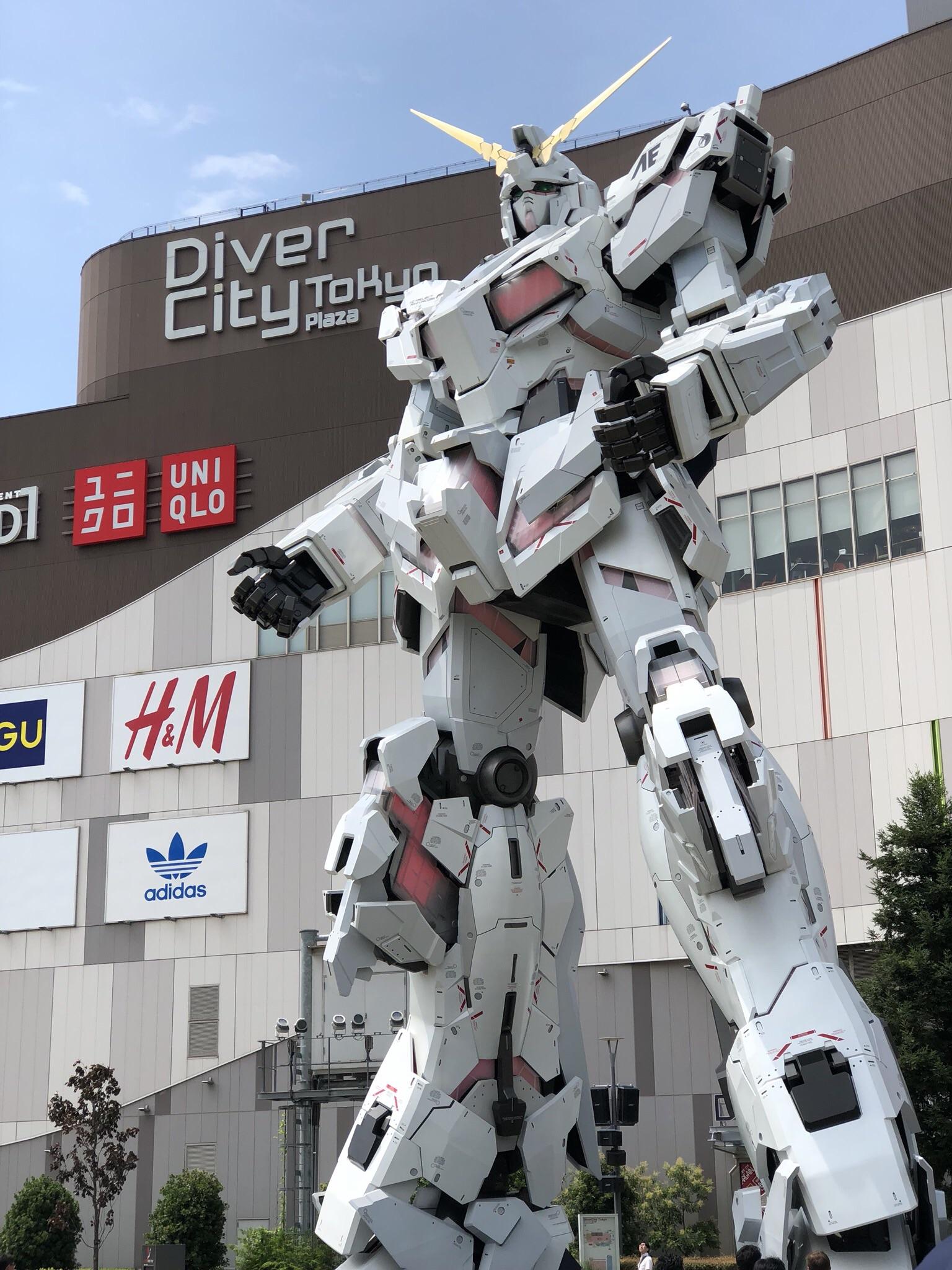 Unicorn Gundam Statue; Odaiba r/japanpics