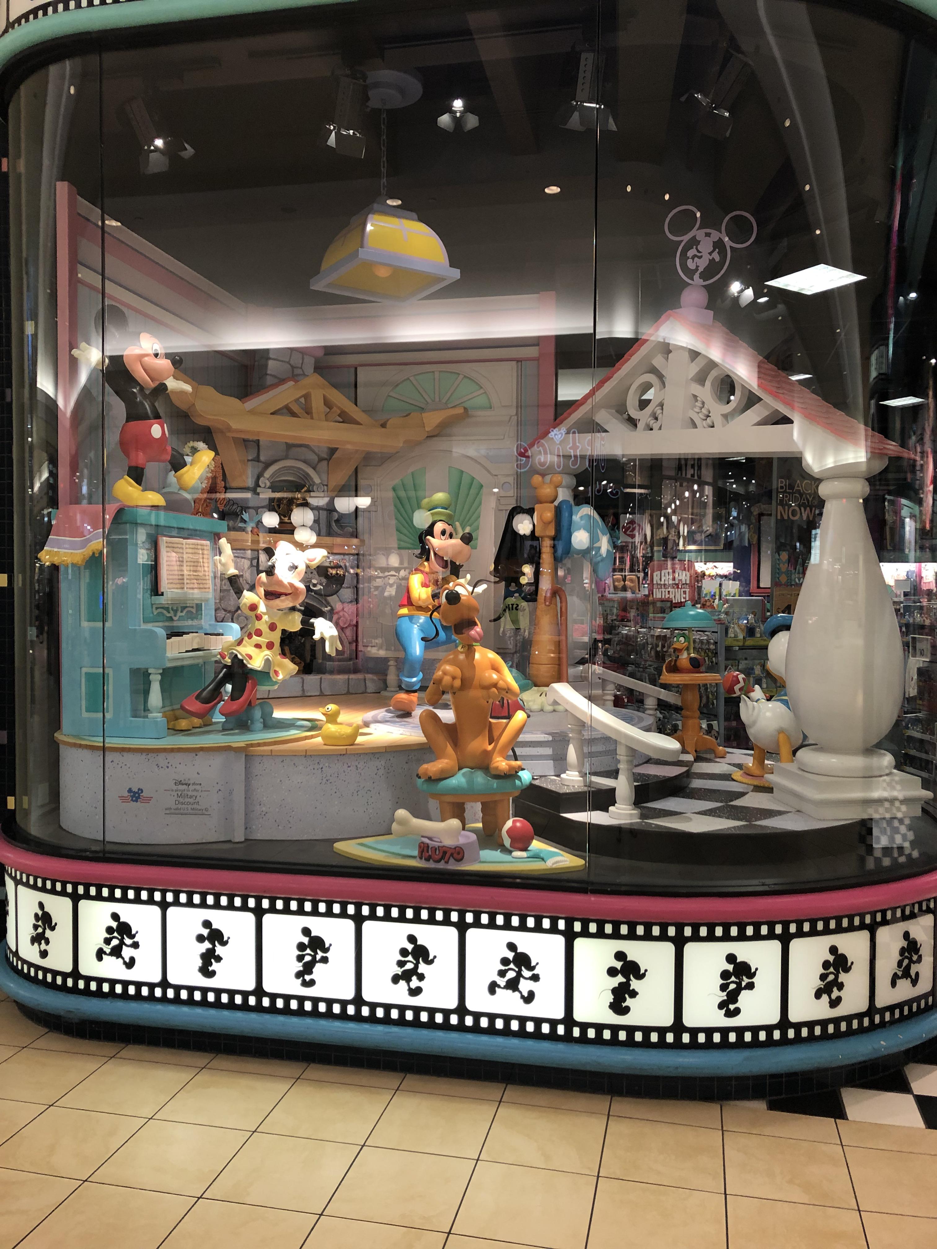 Old time Disney storefront in Fort Myers, Fl! r/disney