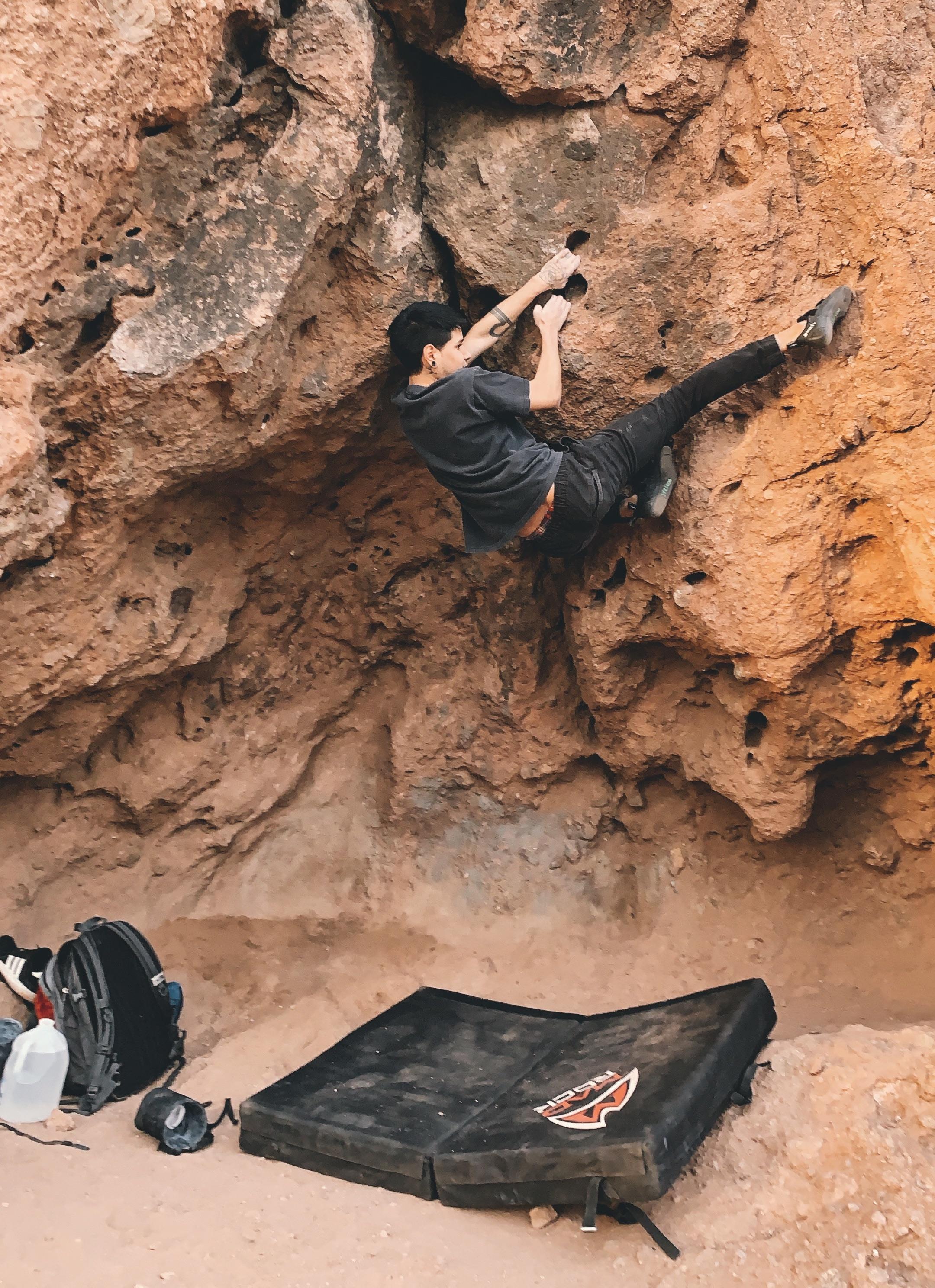 Bouldering in Papago Park, Arizona r/bouldering