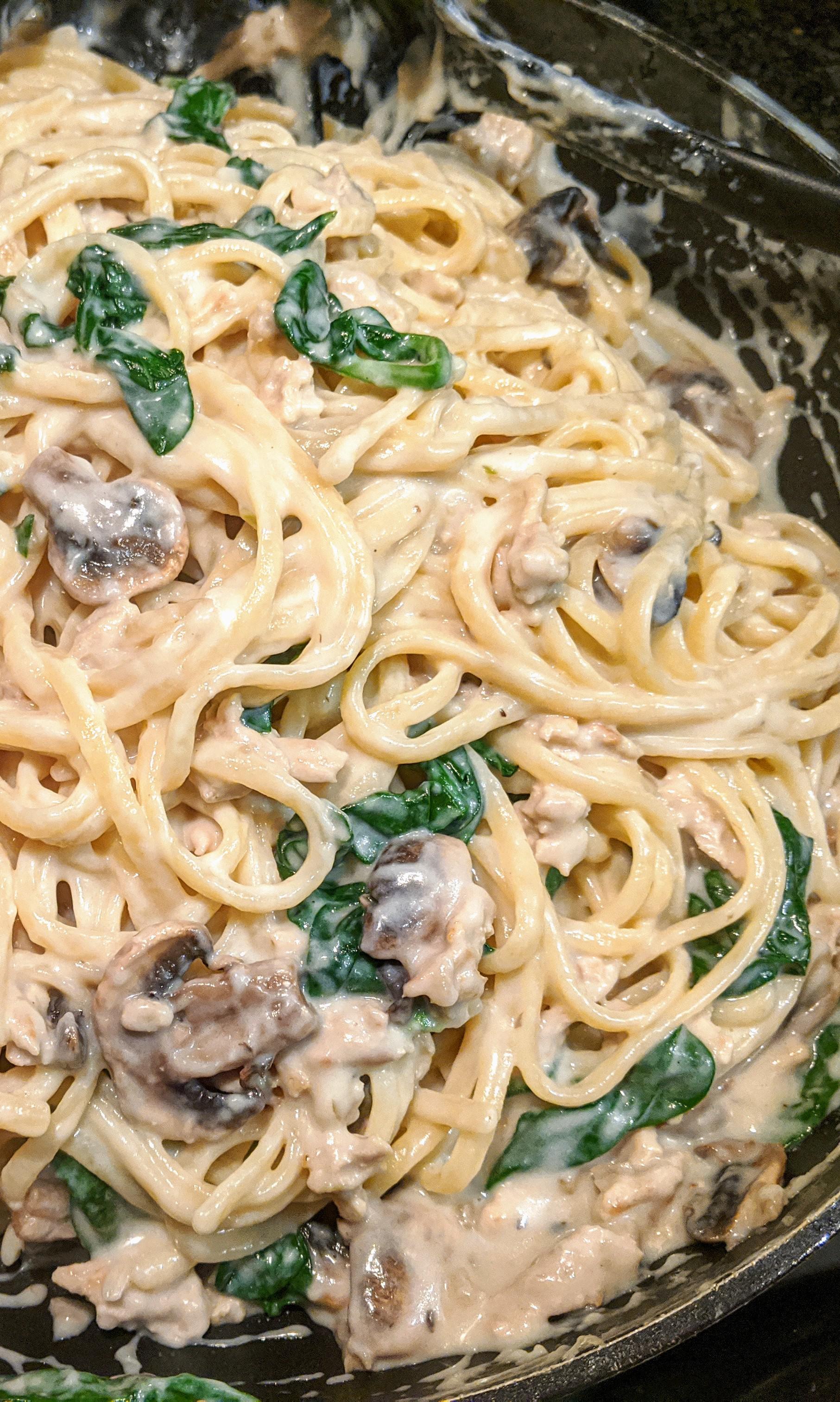 [Homemade] Creamy mushroom, spinach linguine food